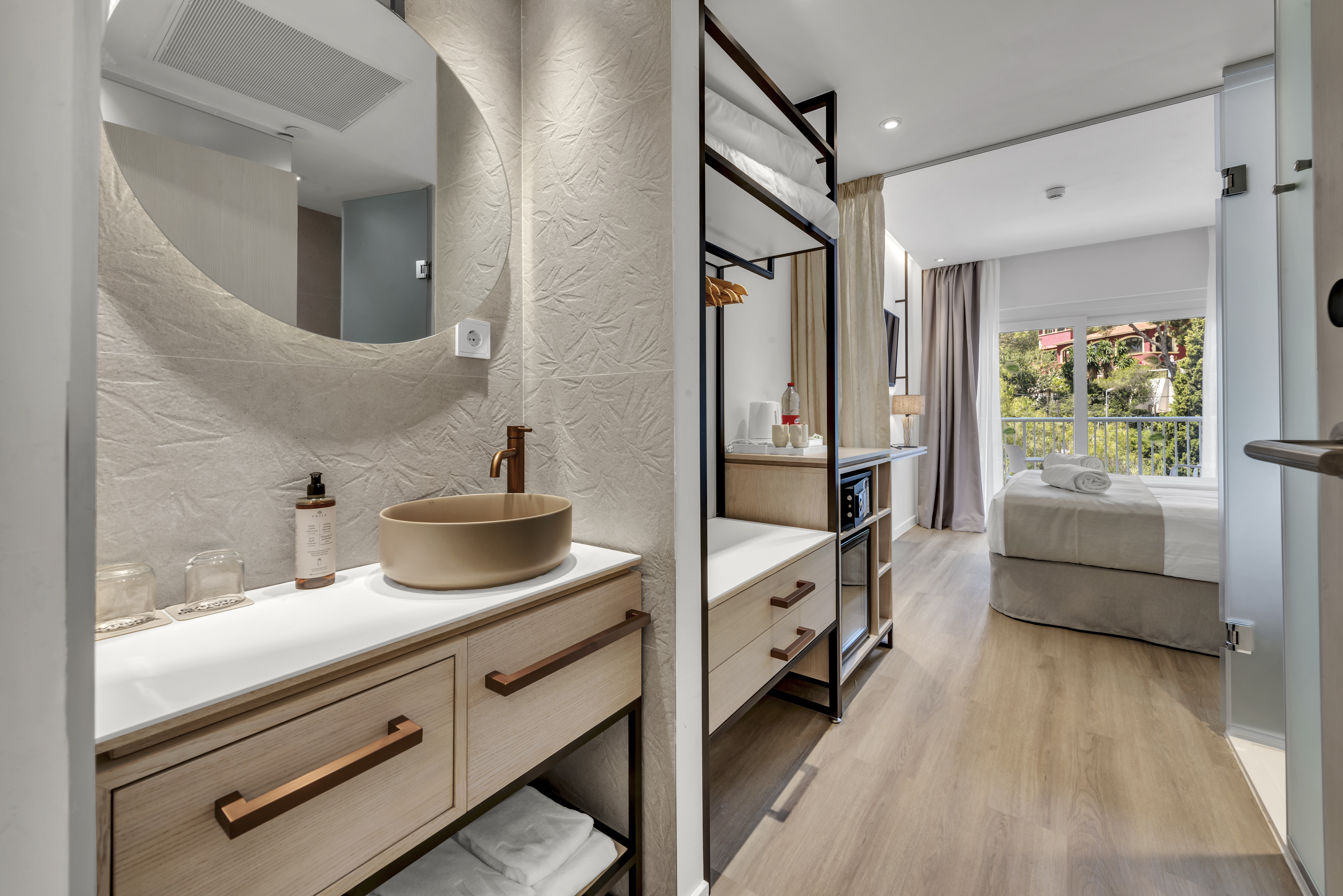 Double or Twin Deluxe Capacity 2