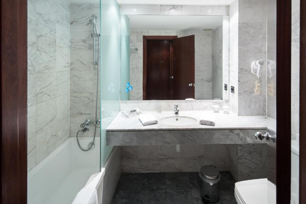 Double or Twin Standard