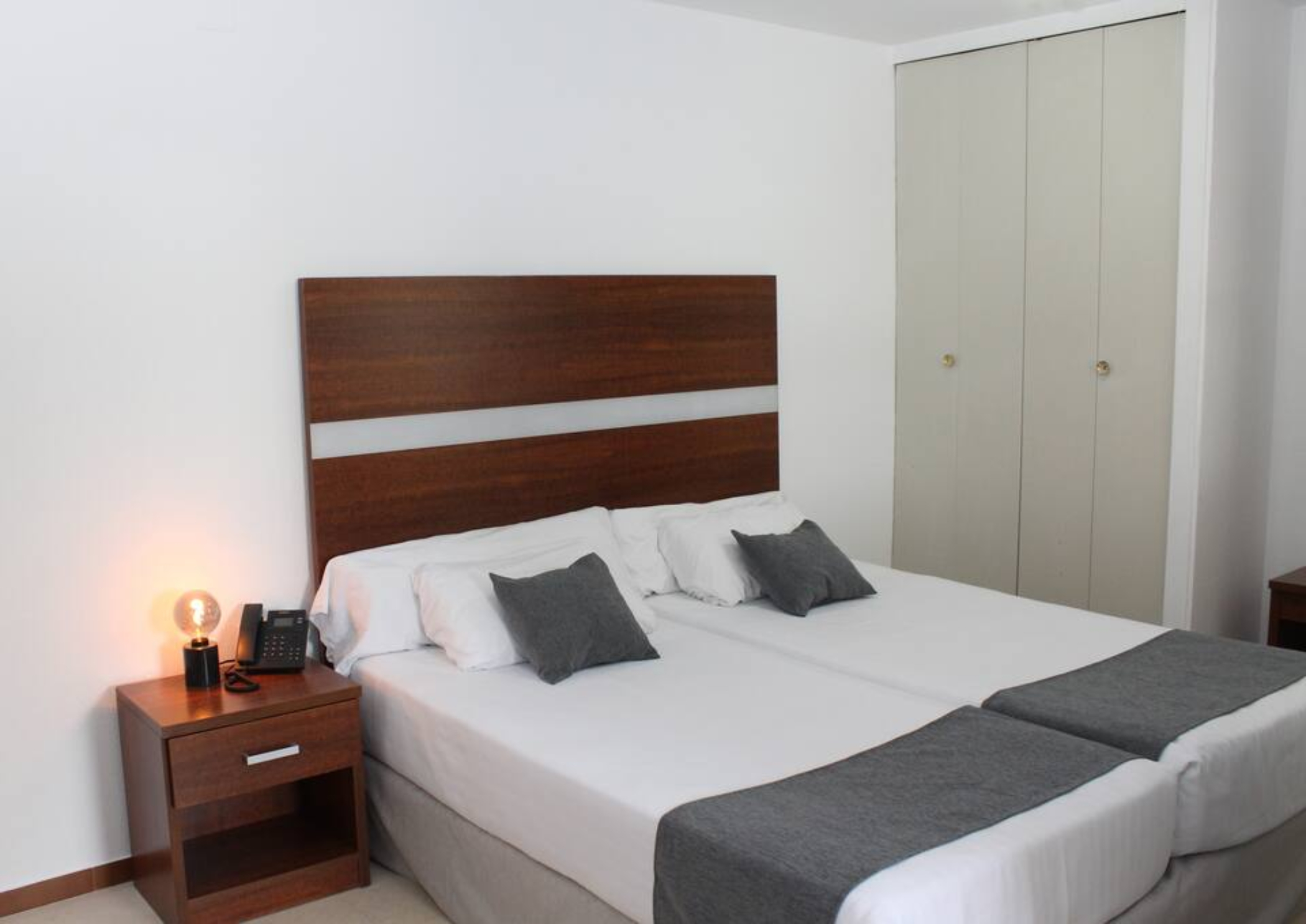 Double or Twin Standard