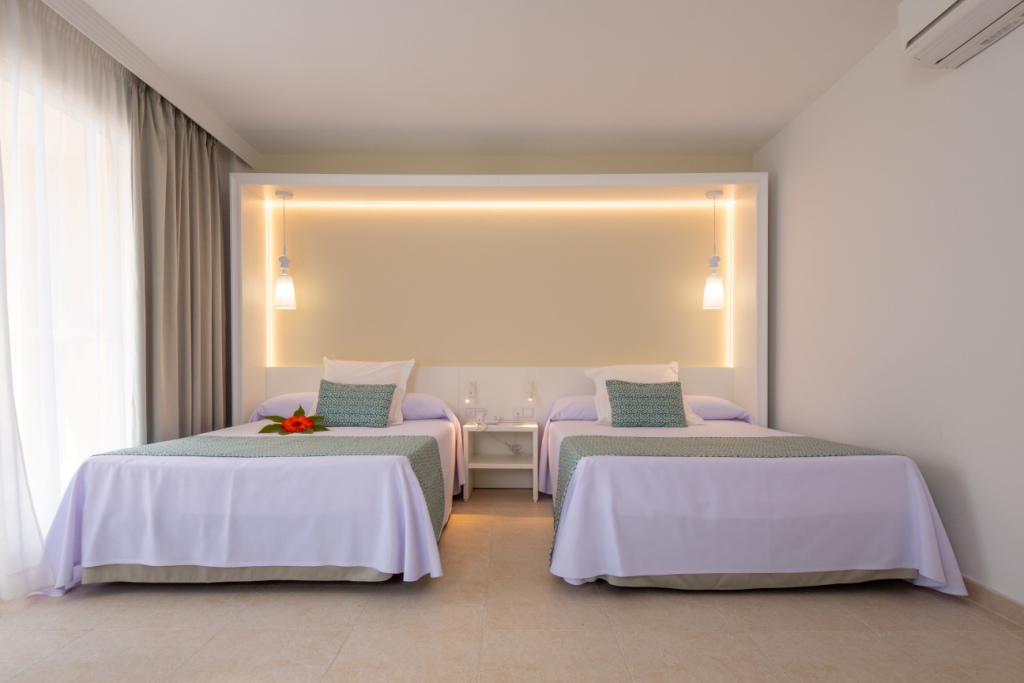 Family Room Capacity 4