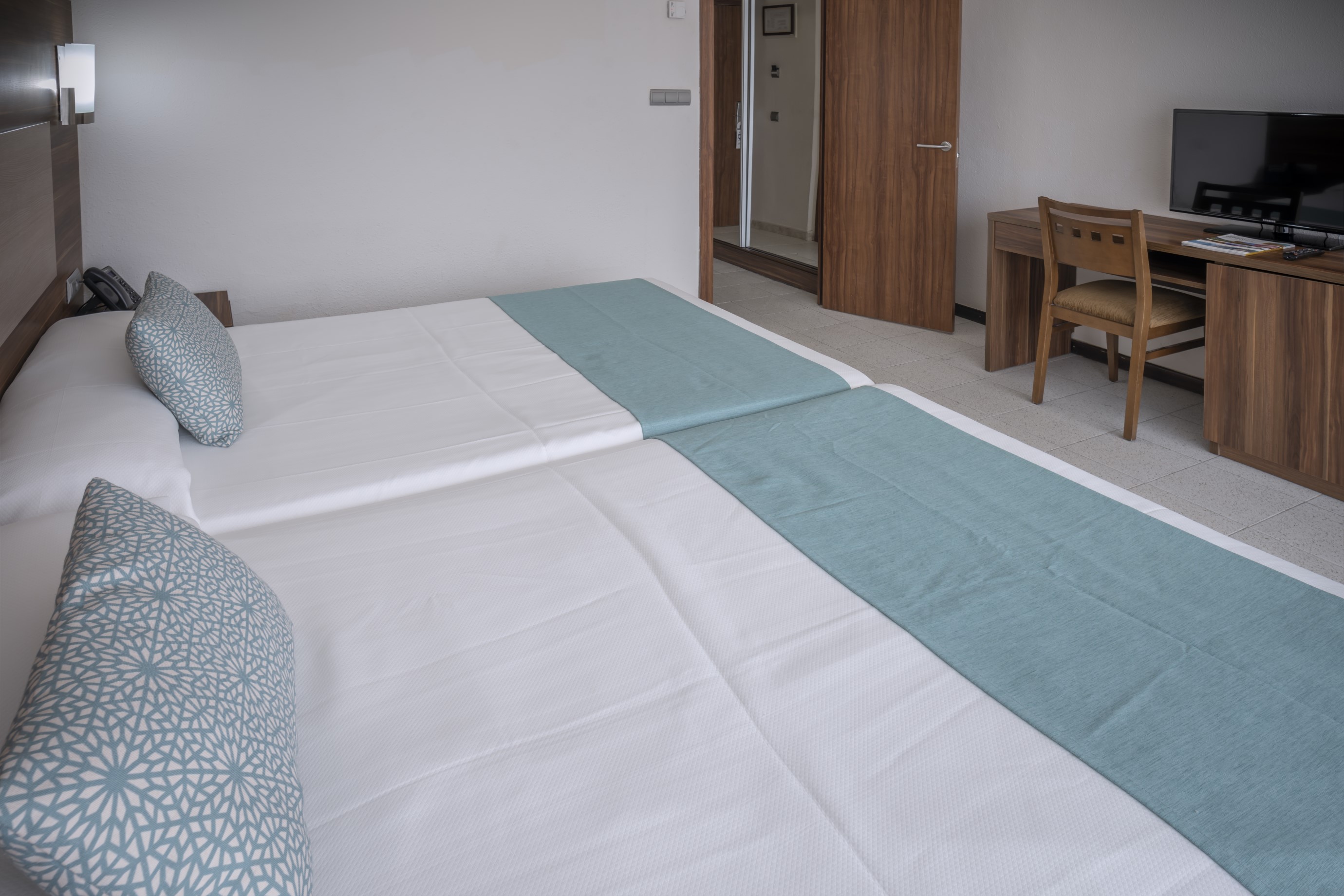 Double or Twin Side Sea View