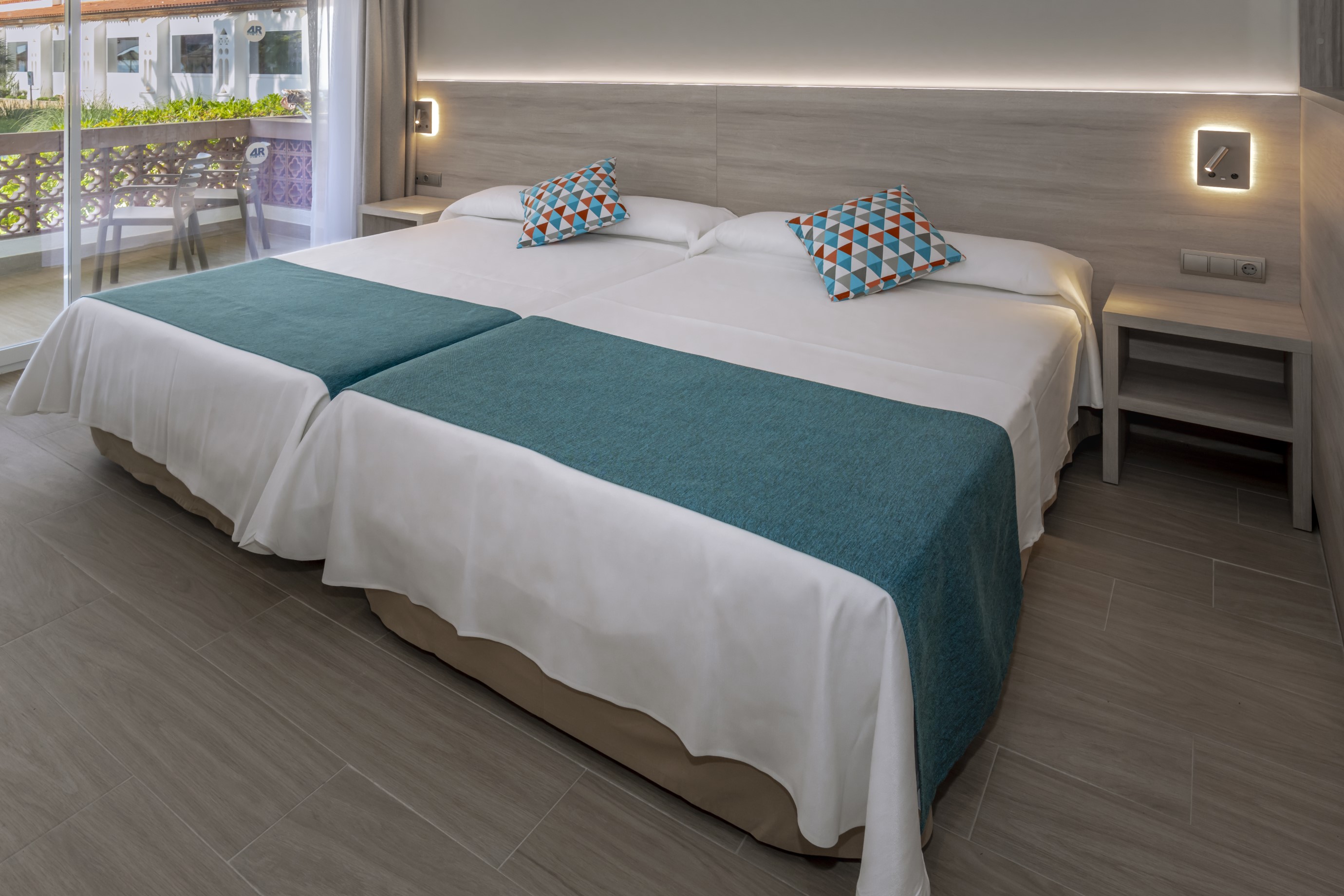 Double or Twin Side Sea View