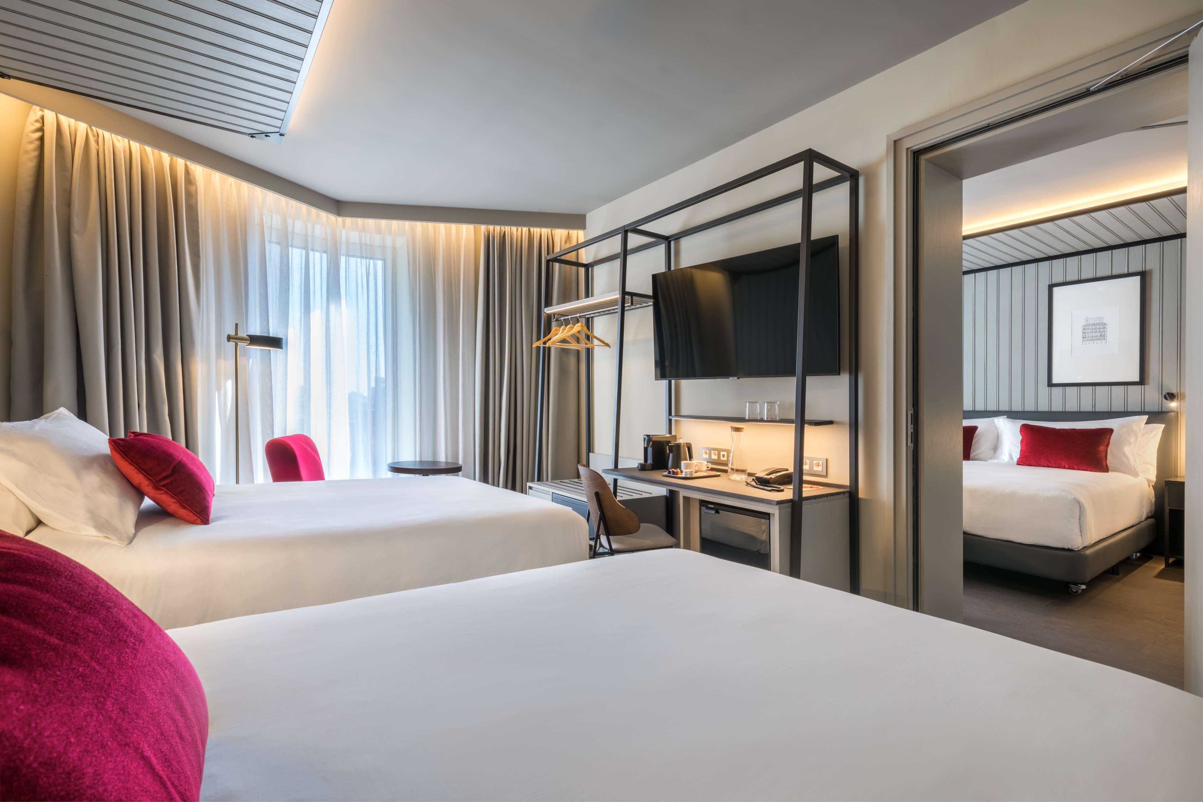 Family Room Connecting Room