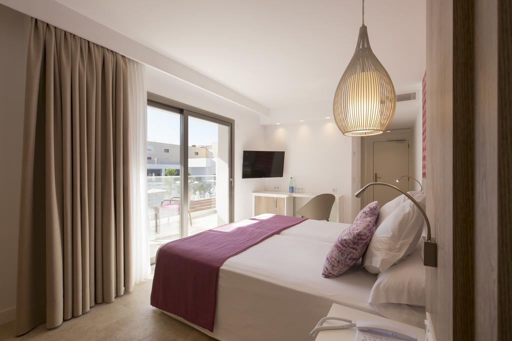 Double or Twin Superior