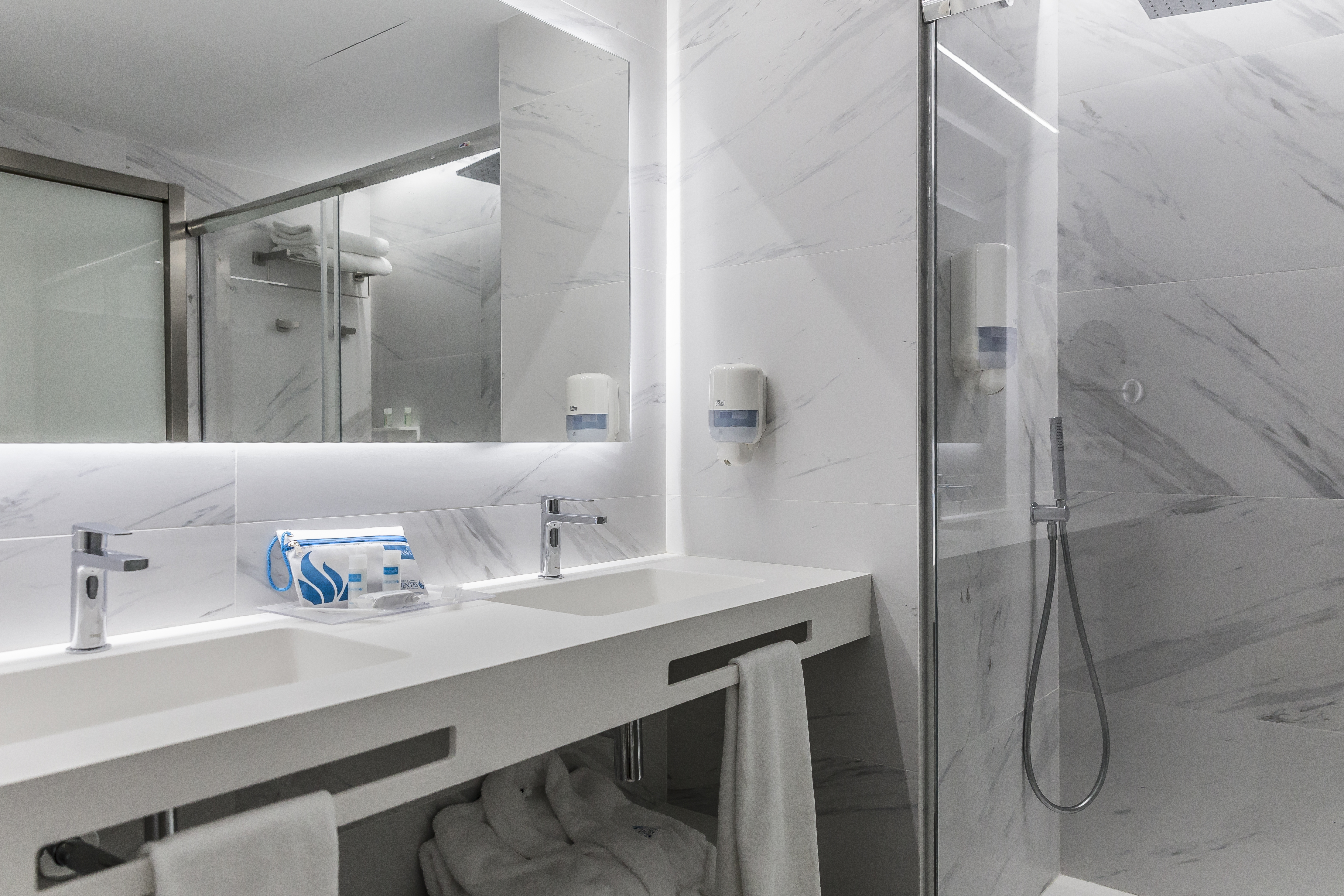 Double or Twin Superior