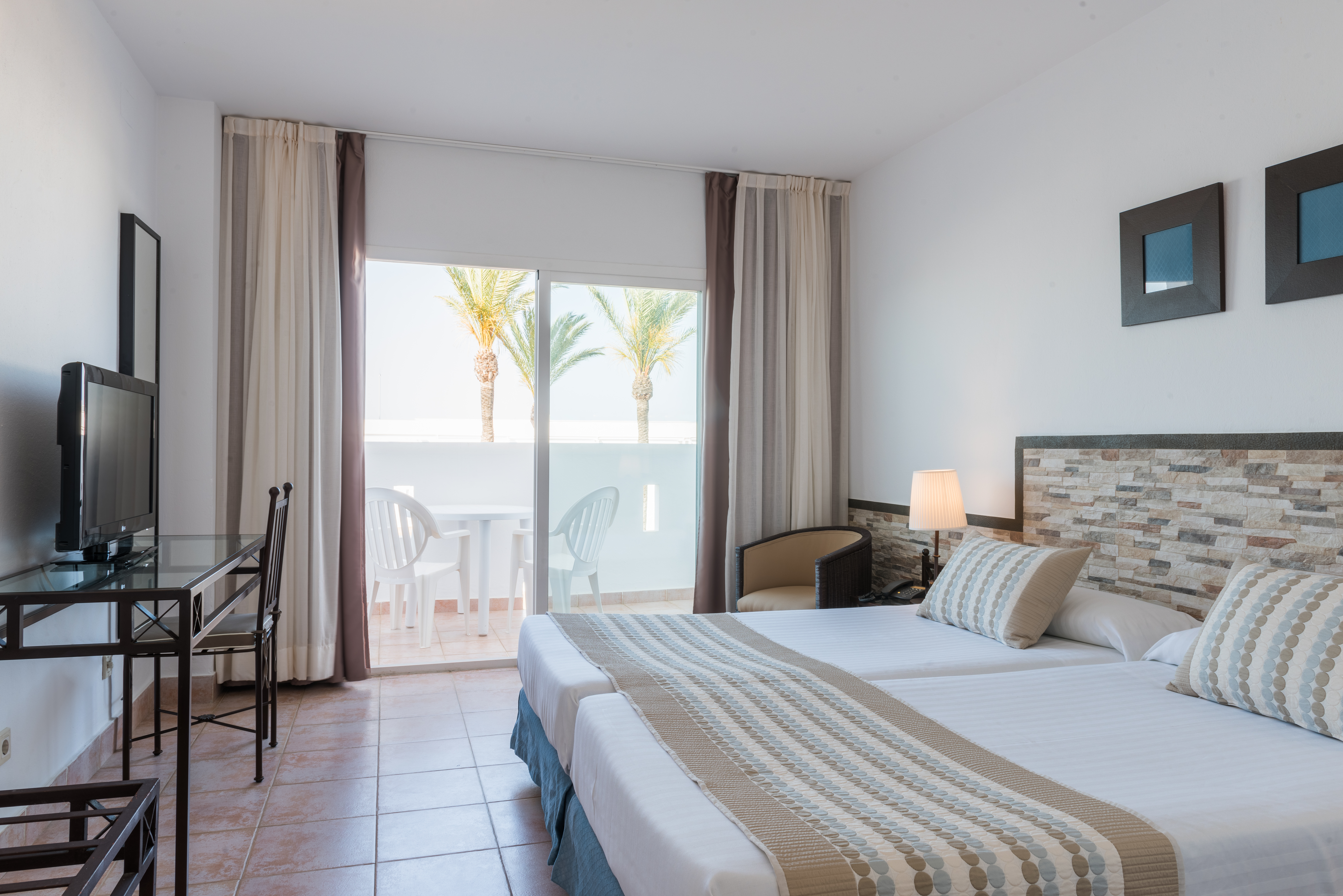 Double or Twin Standard