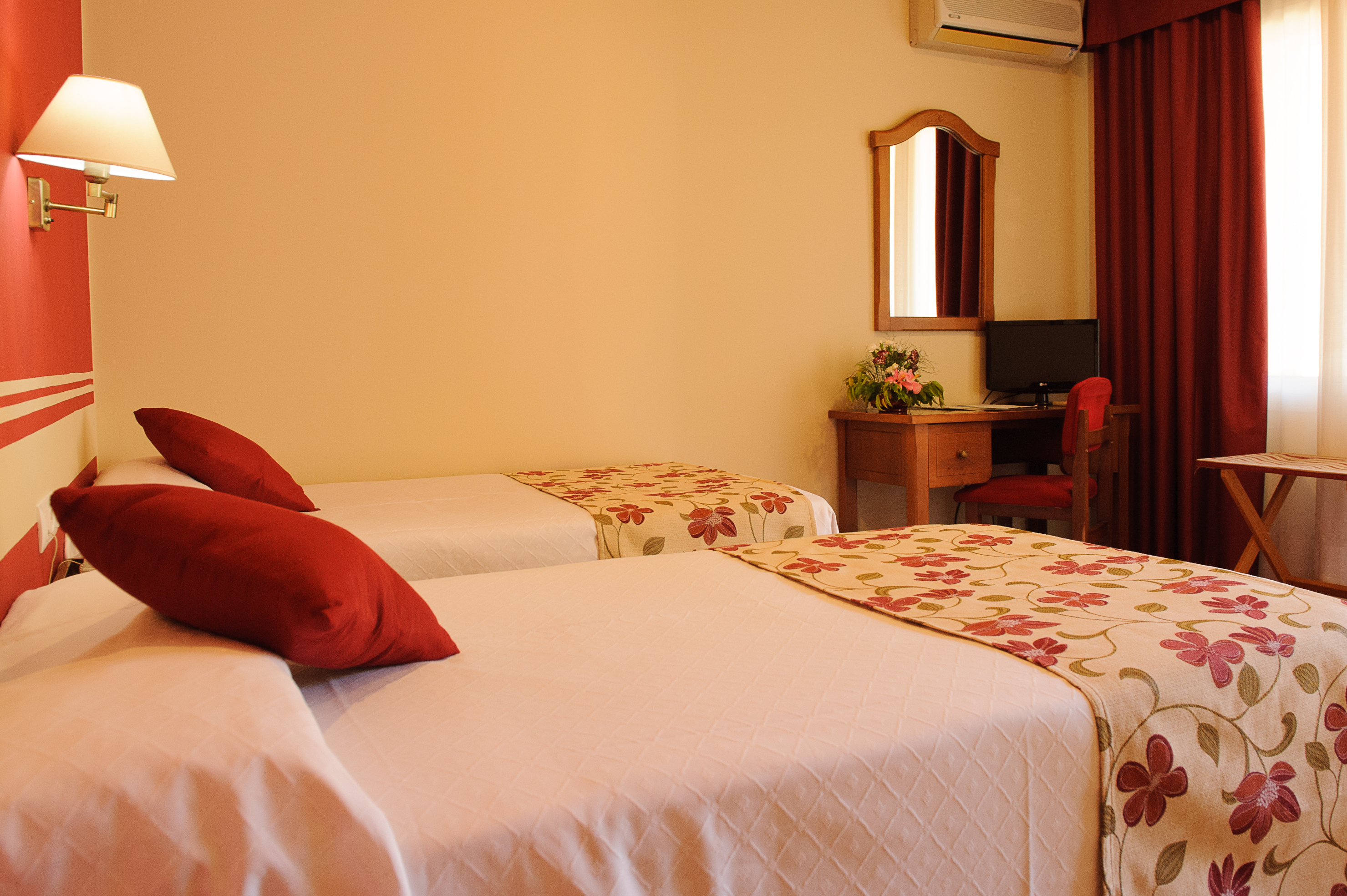 Double or Twin Capacity 4