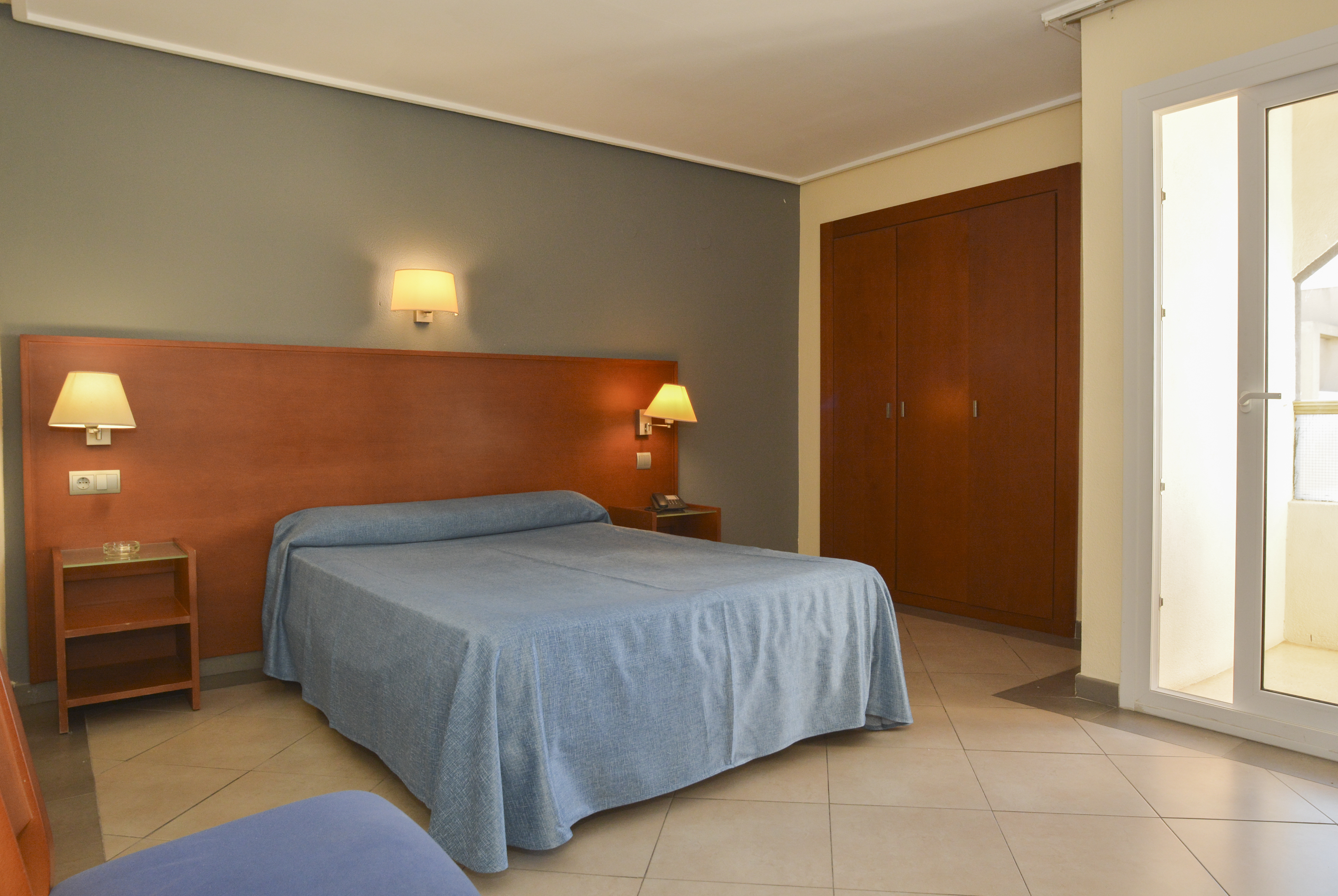 Double or Twin Standard