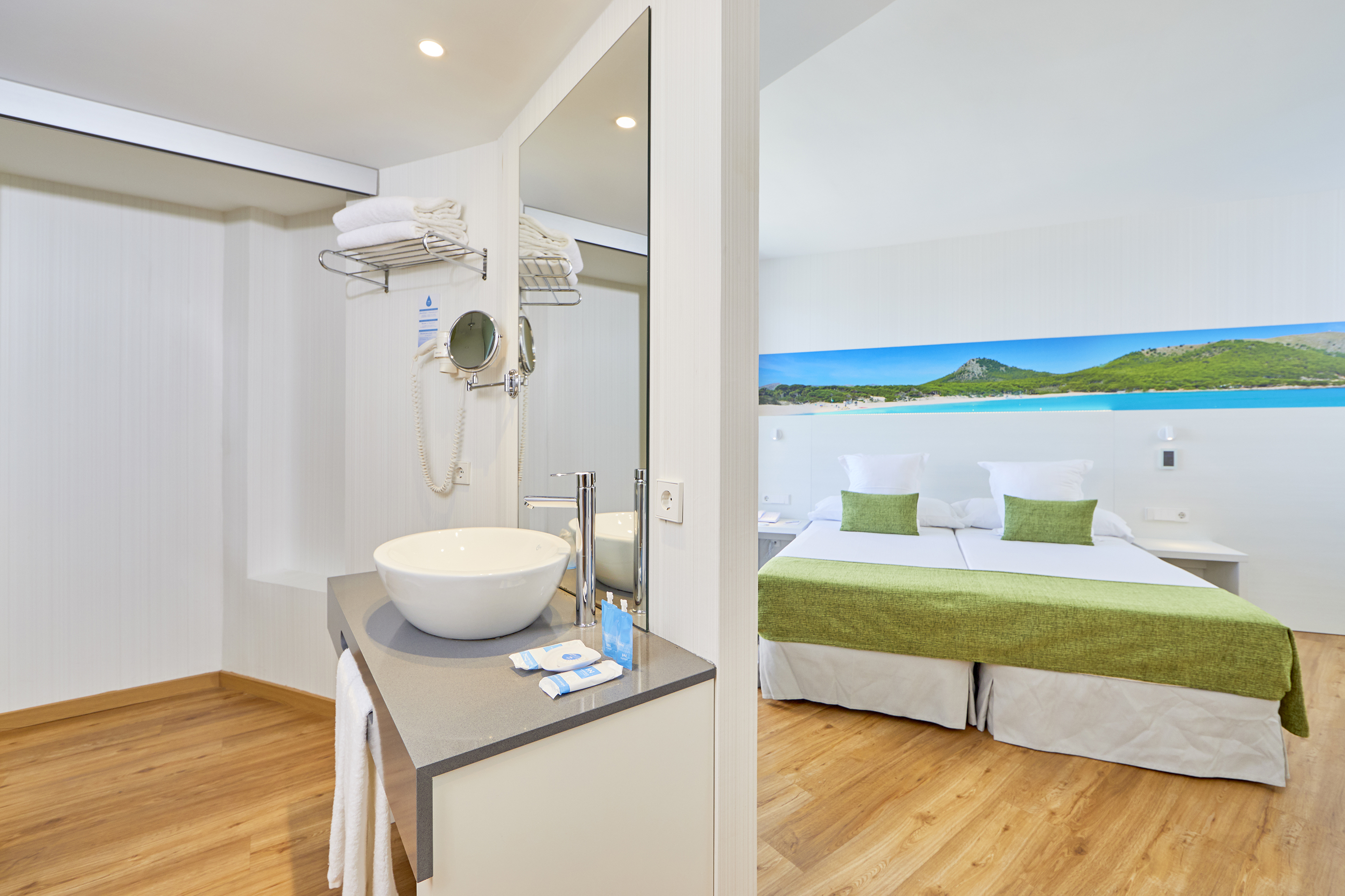 Double Superior Side Sea View