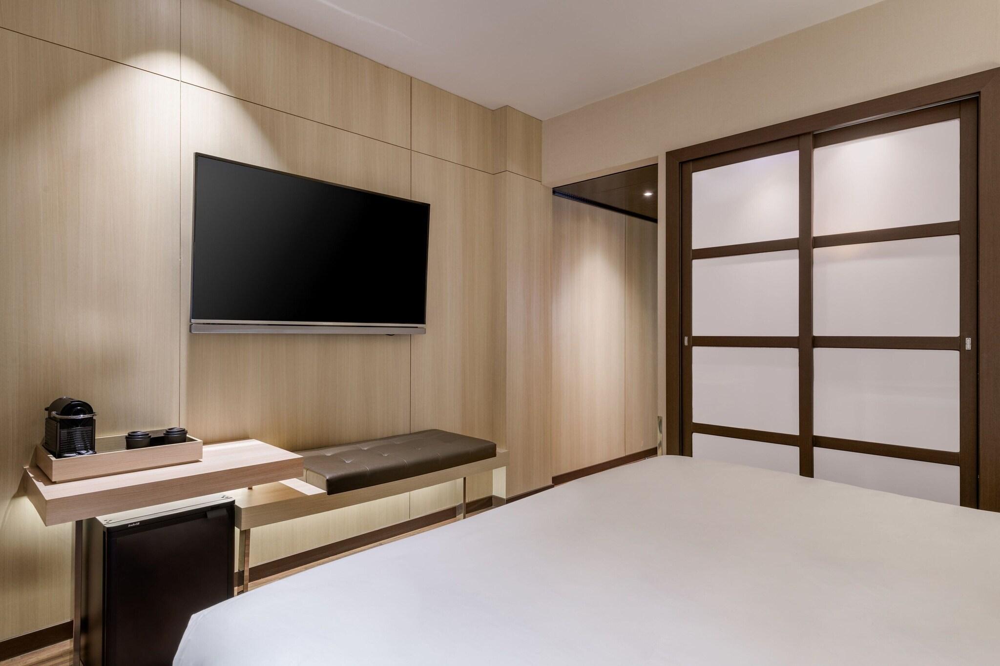 Double Queen Size Bed