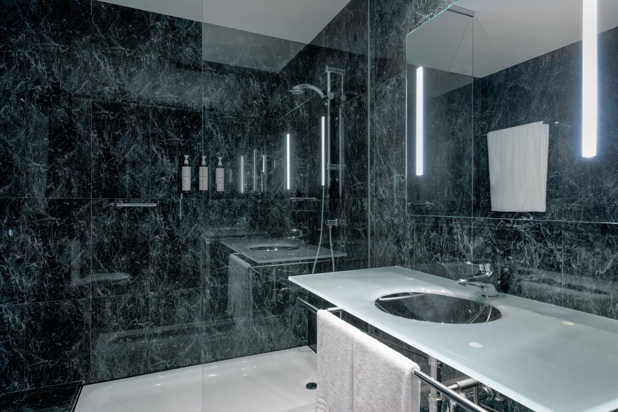 Double Superior King Bed