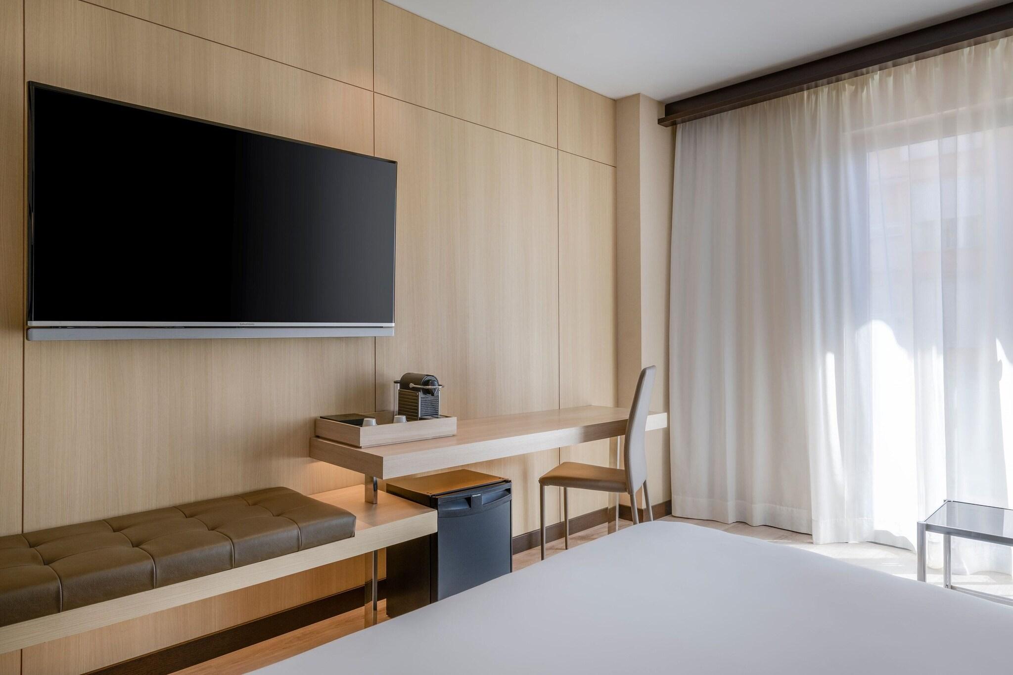 Double Queen Size Bed