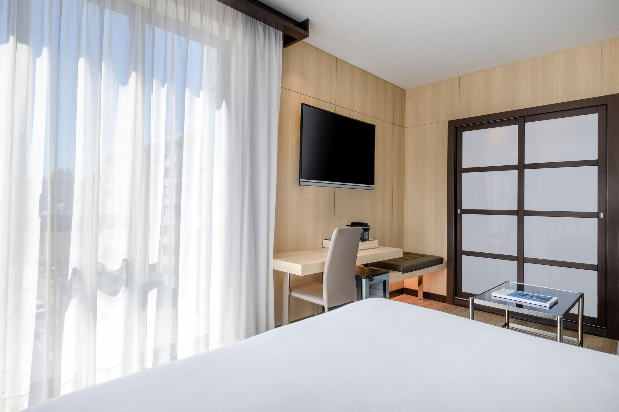 Double Superior King Bed