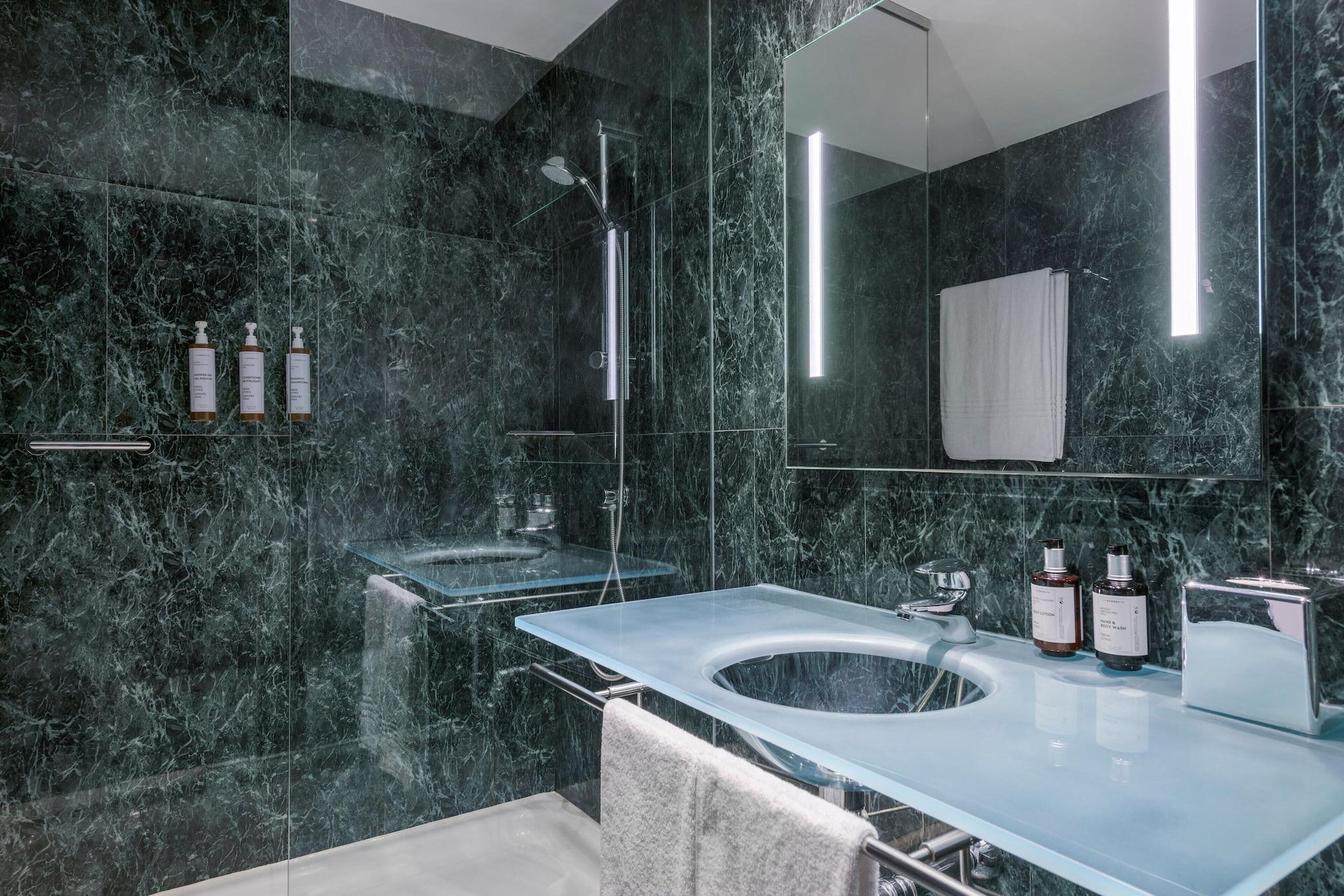 Double Queen Size Bed