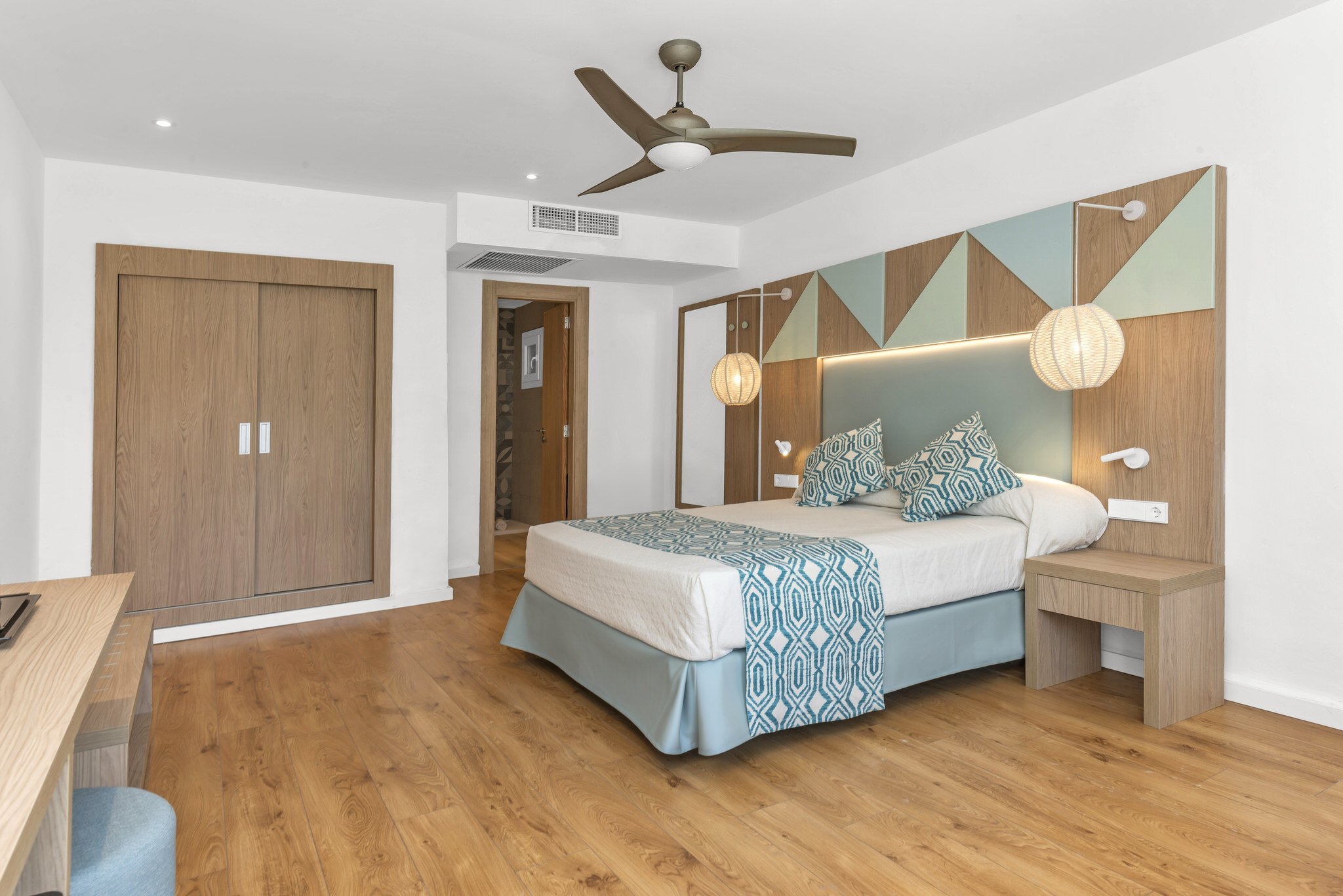 Double or Twin Standard