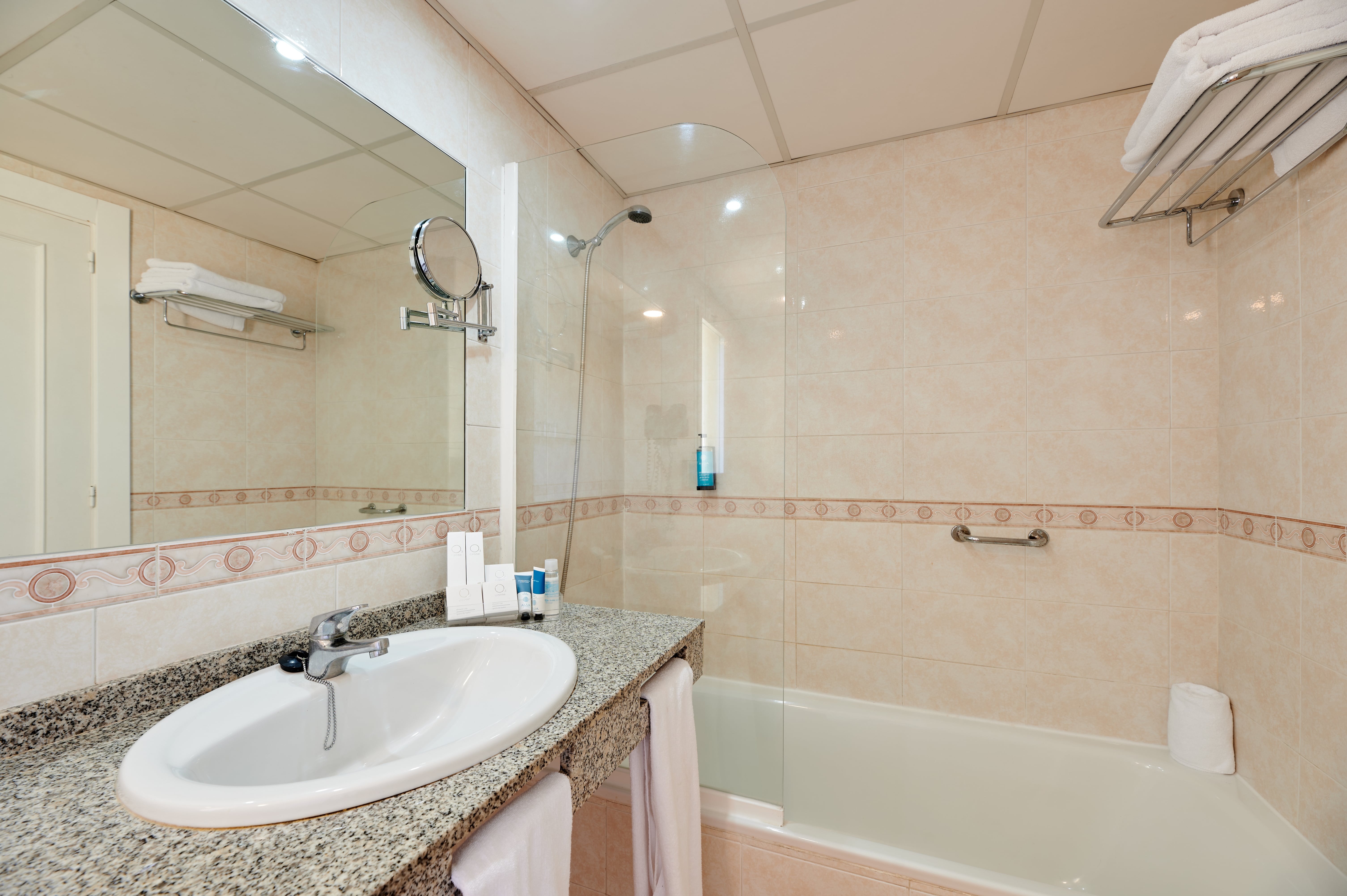 Double or Twin Standard