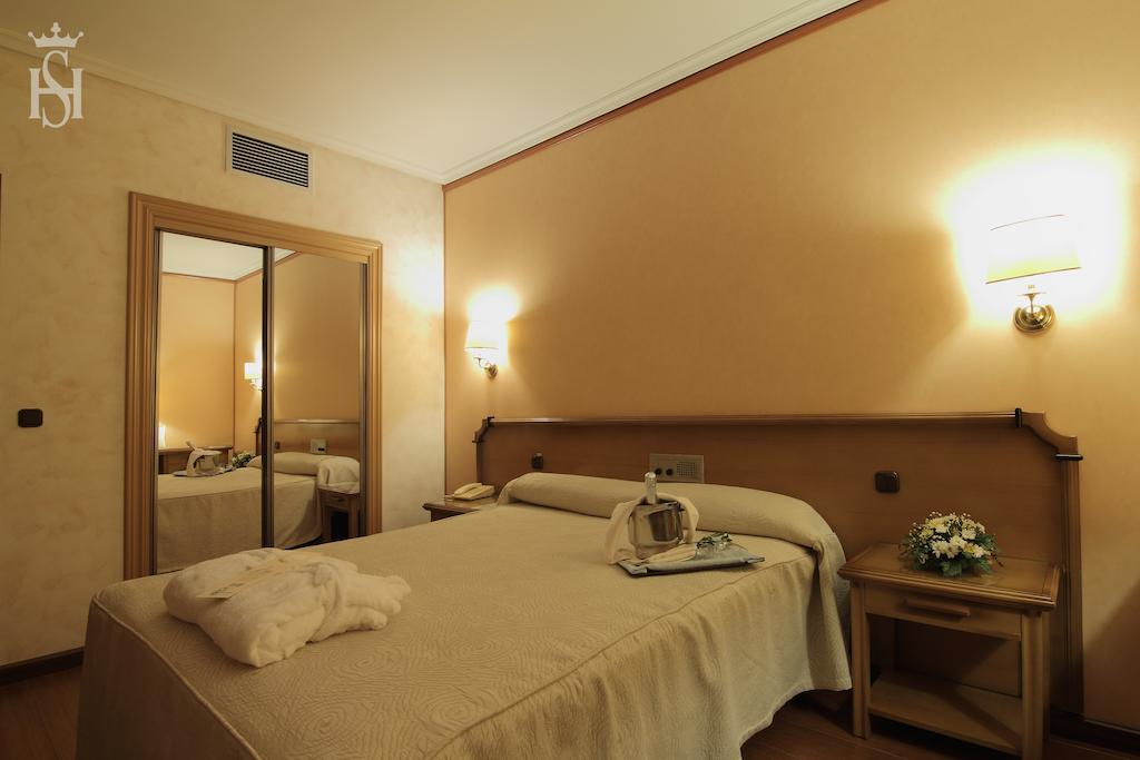 Double or Twin Standard