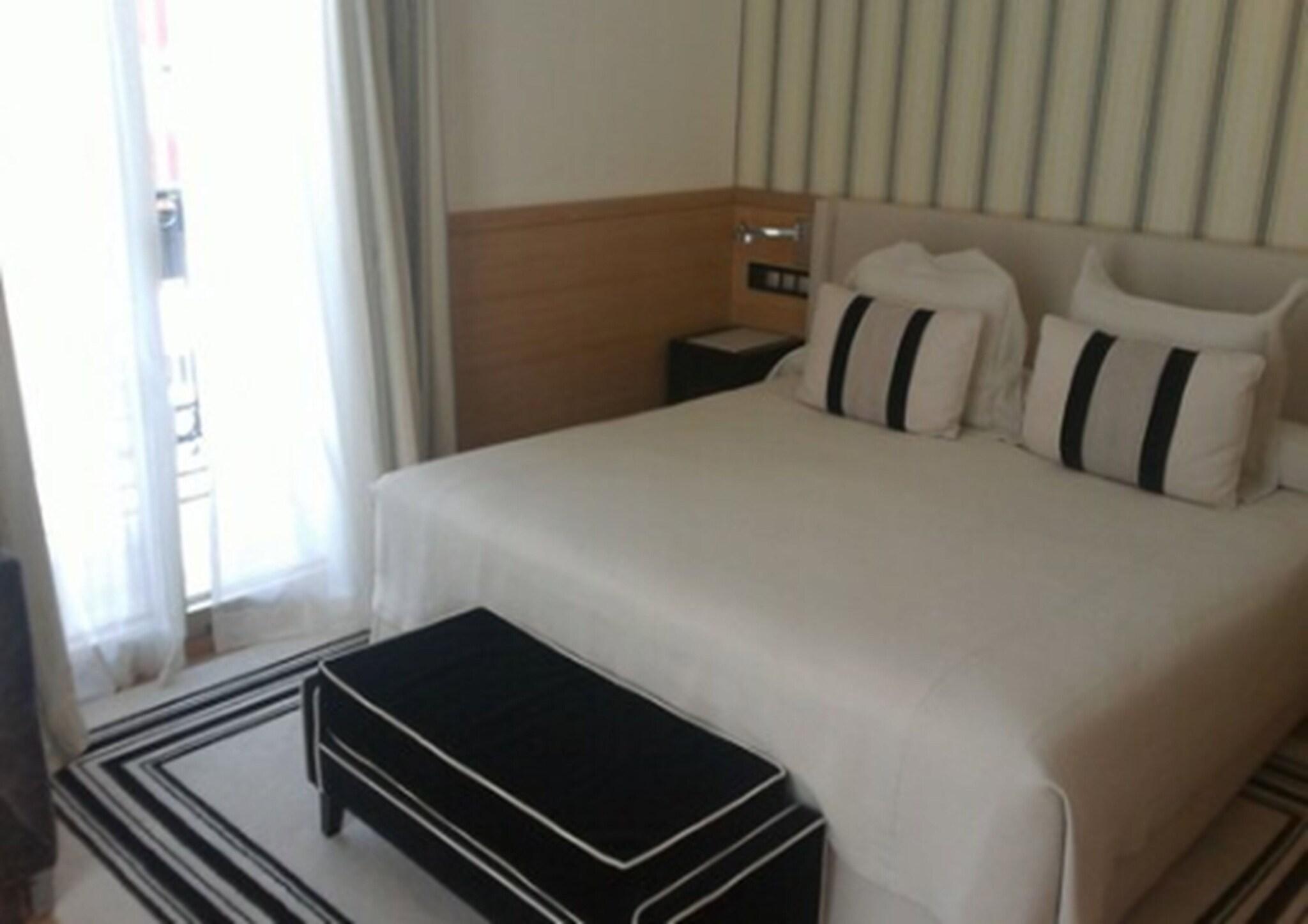 Junior Suite Ocean View Queen Bed