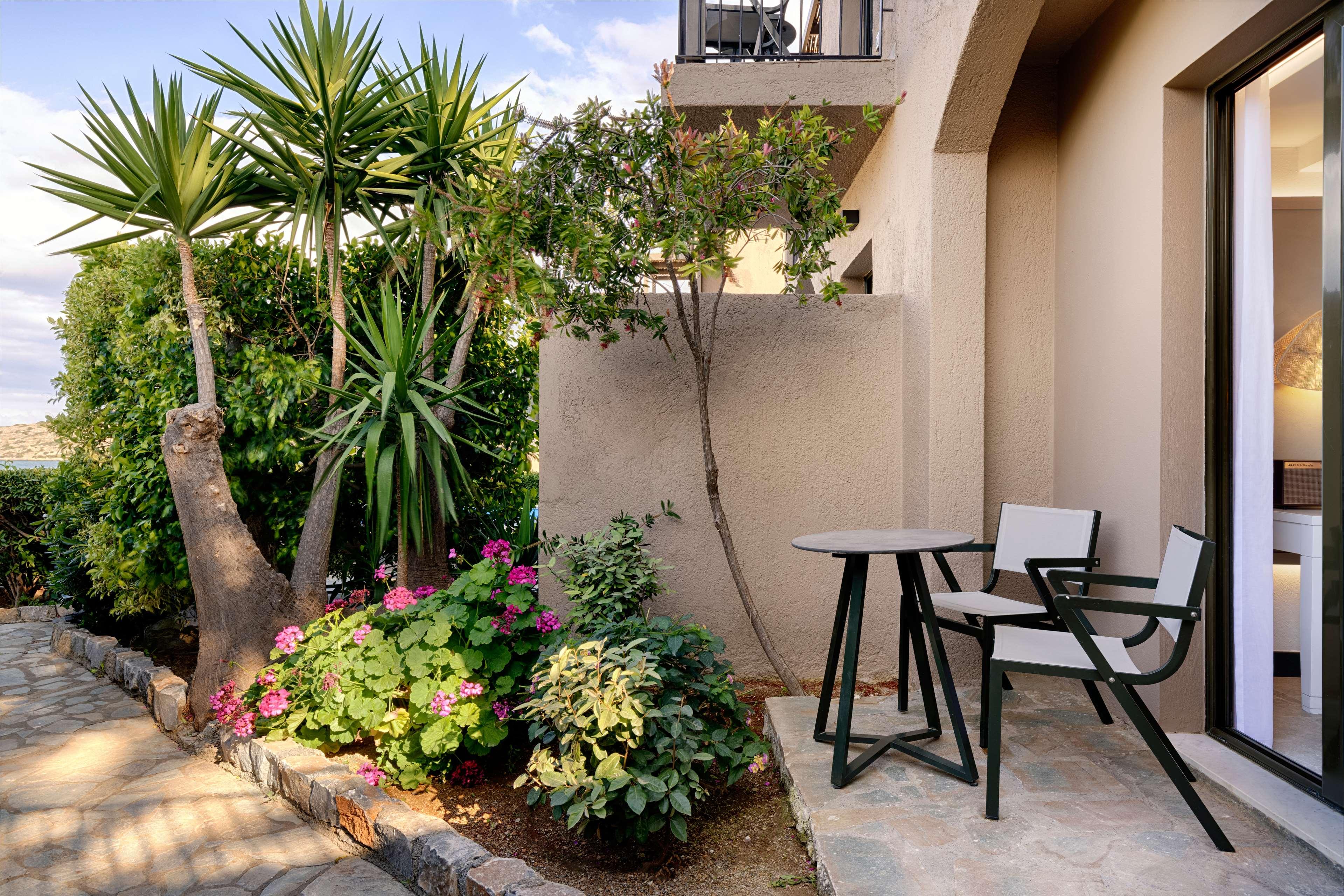 Double Queen Size Bed