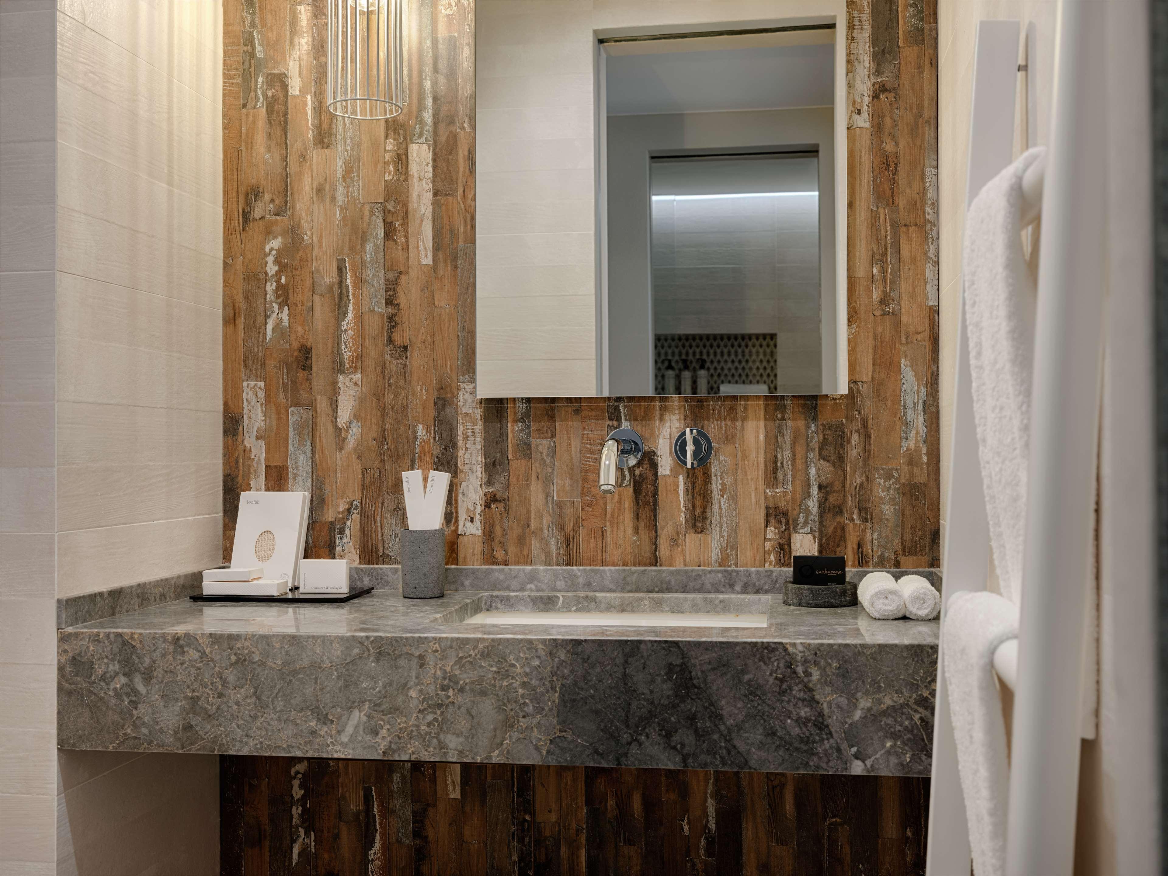 Suite Queen Size Bed