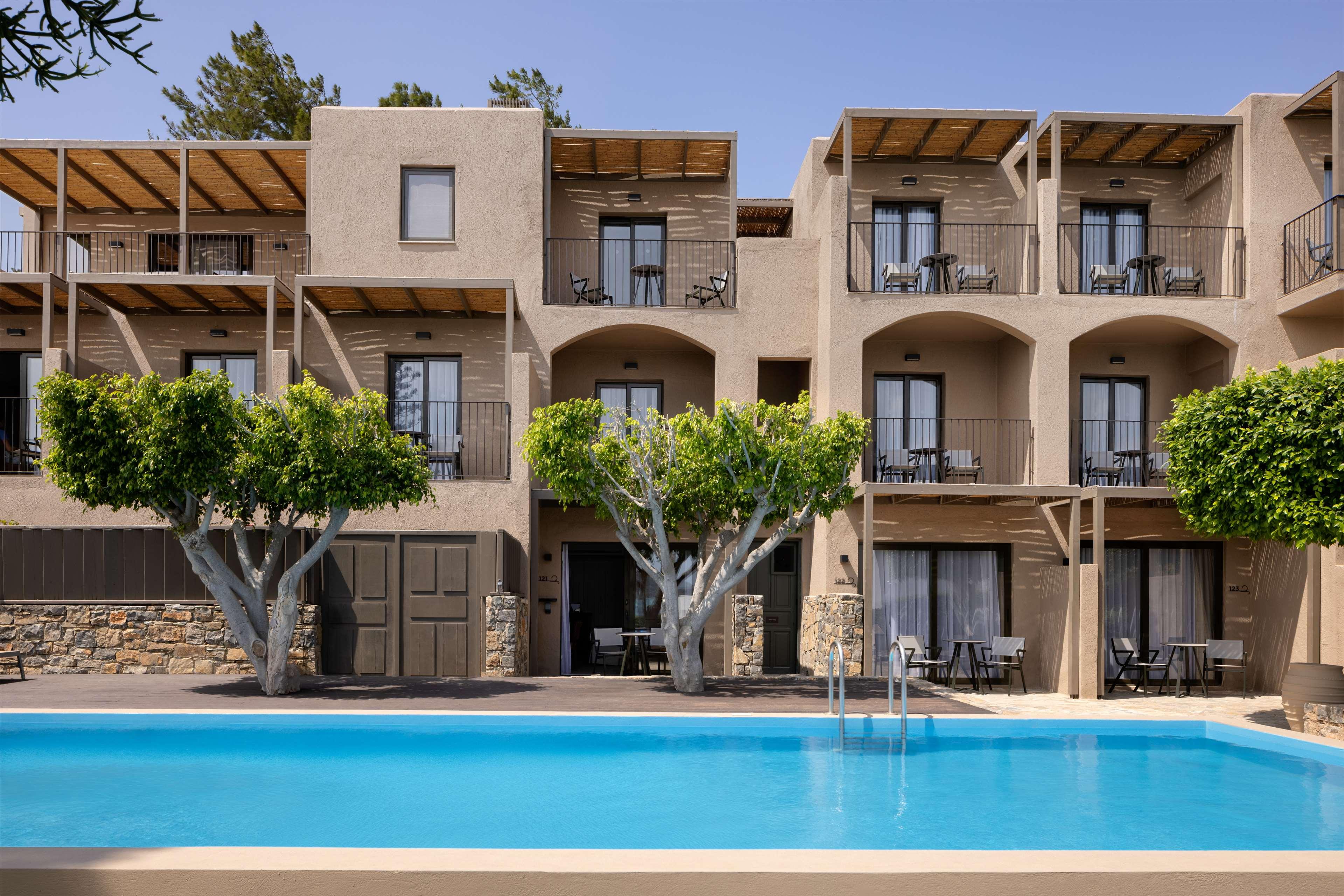 Double Queen Size Bed