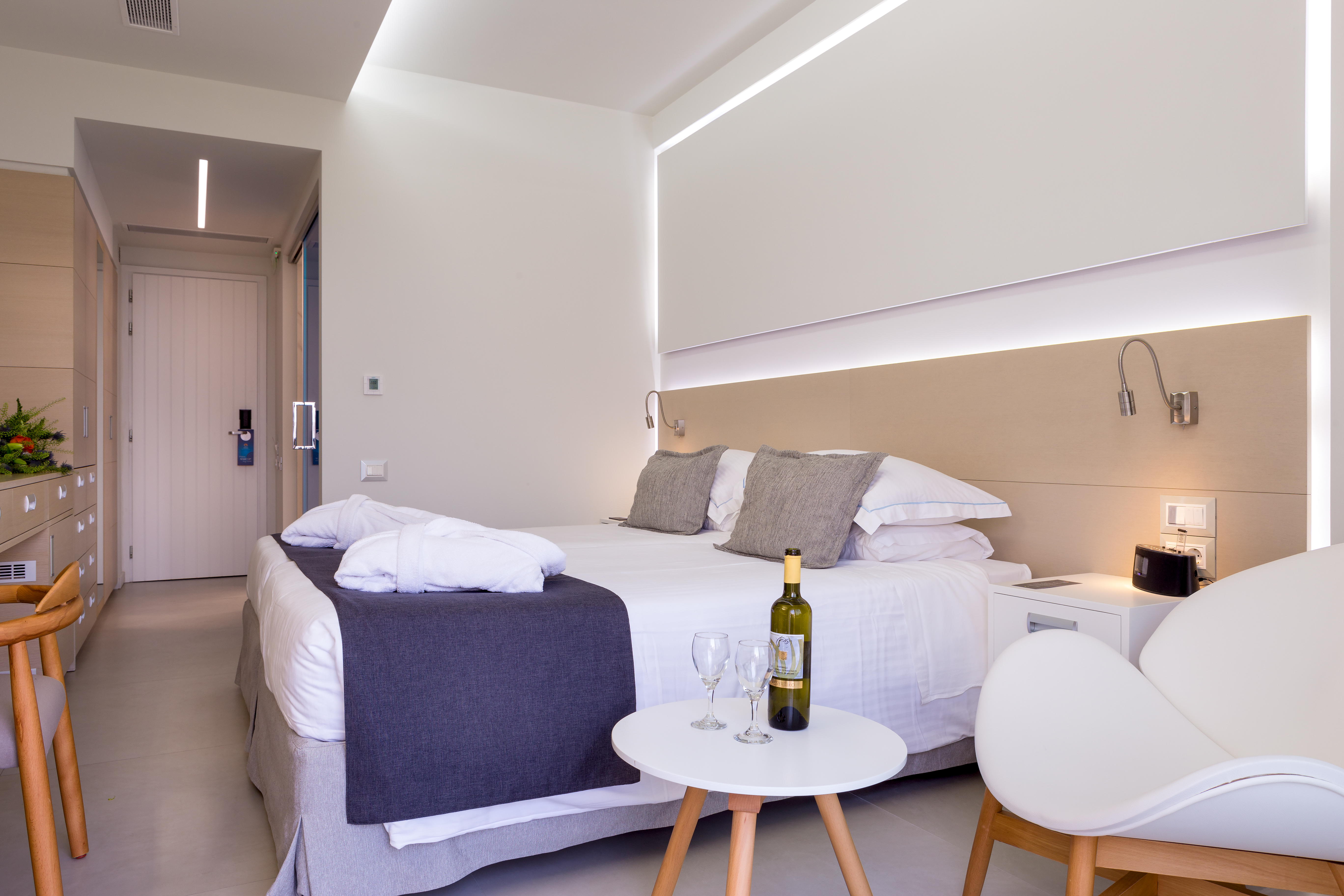 Double or Twin Deluxe Sea View