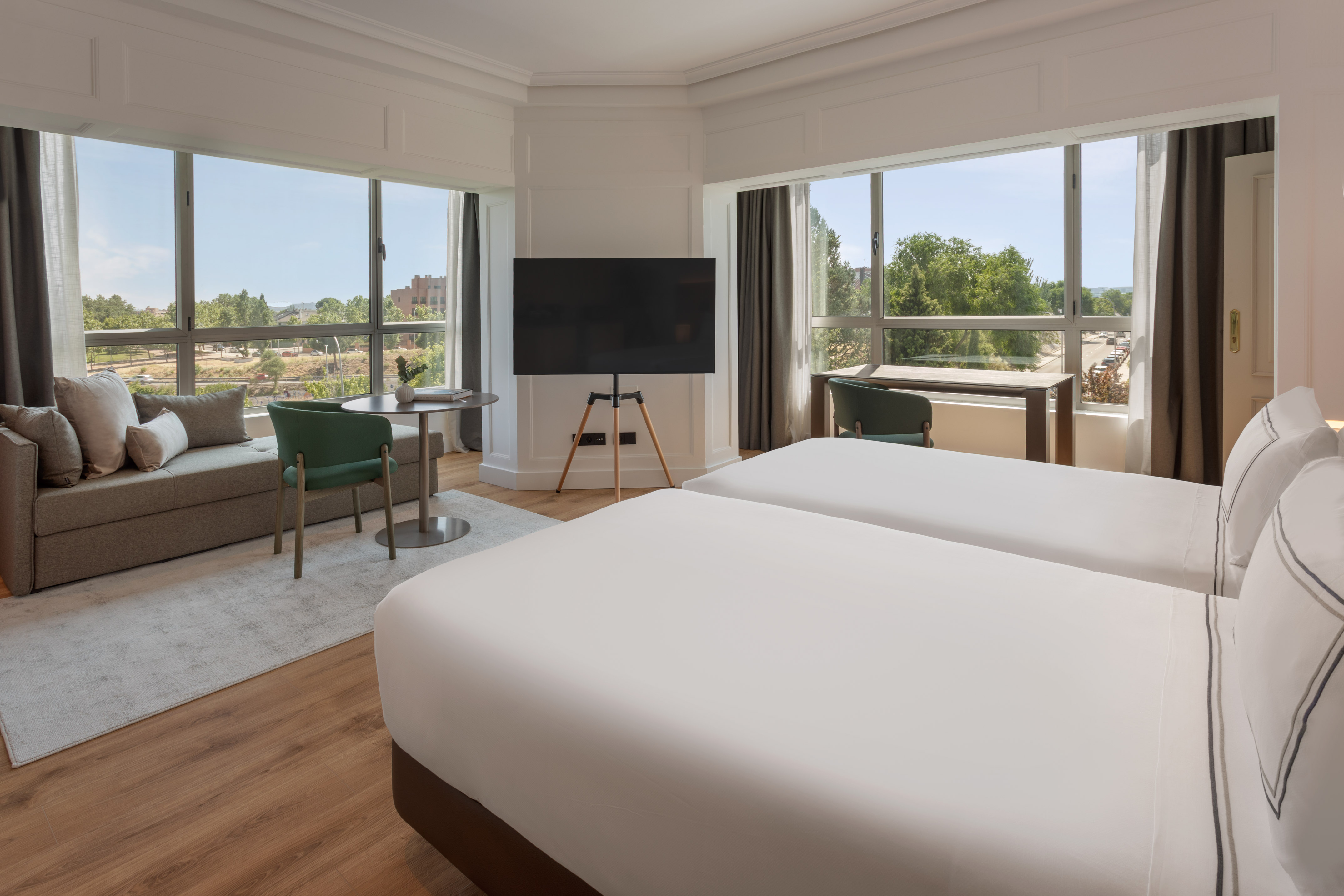 Suite Grand with Views