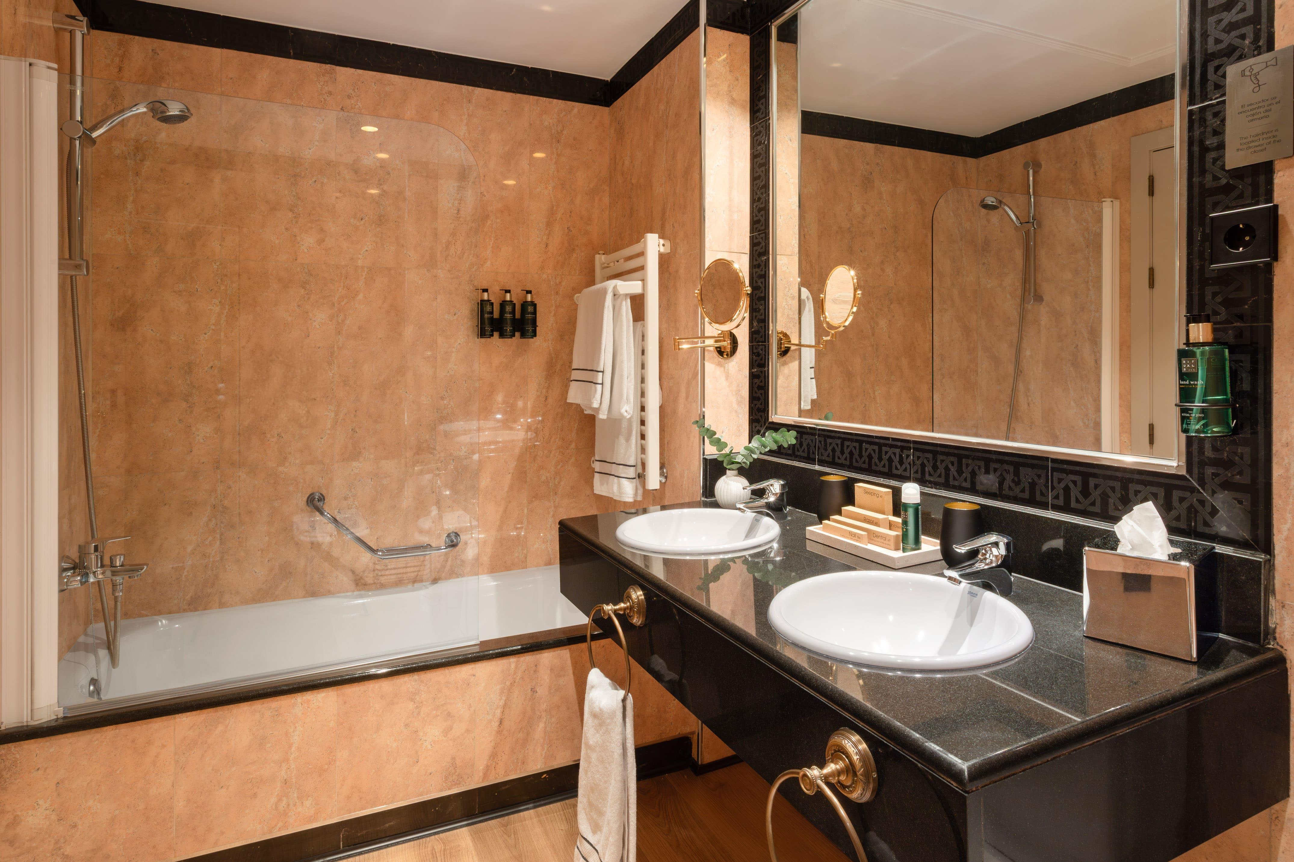 Suite Grand with Views