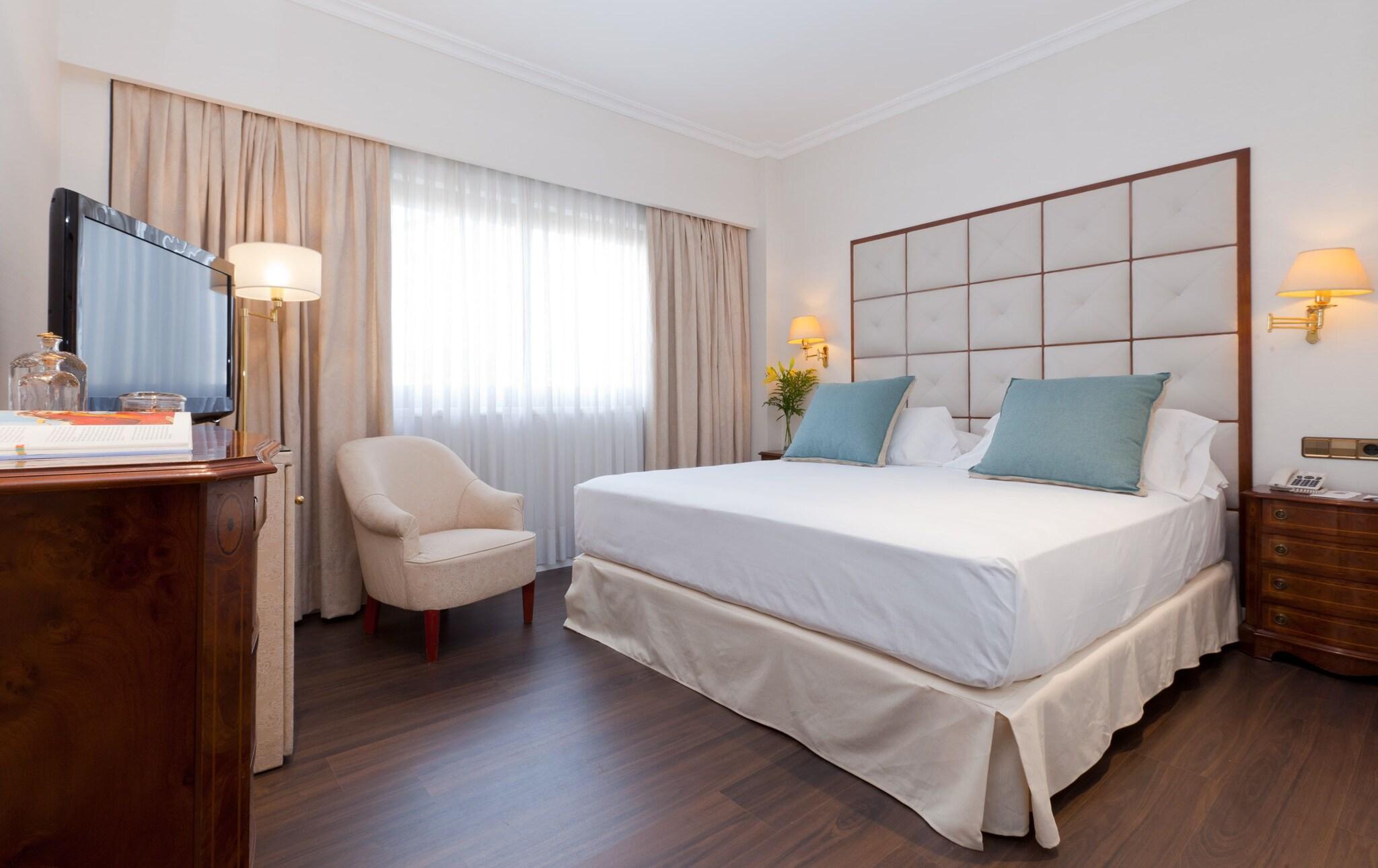 Suite Queen Size Bed