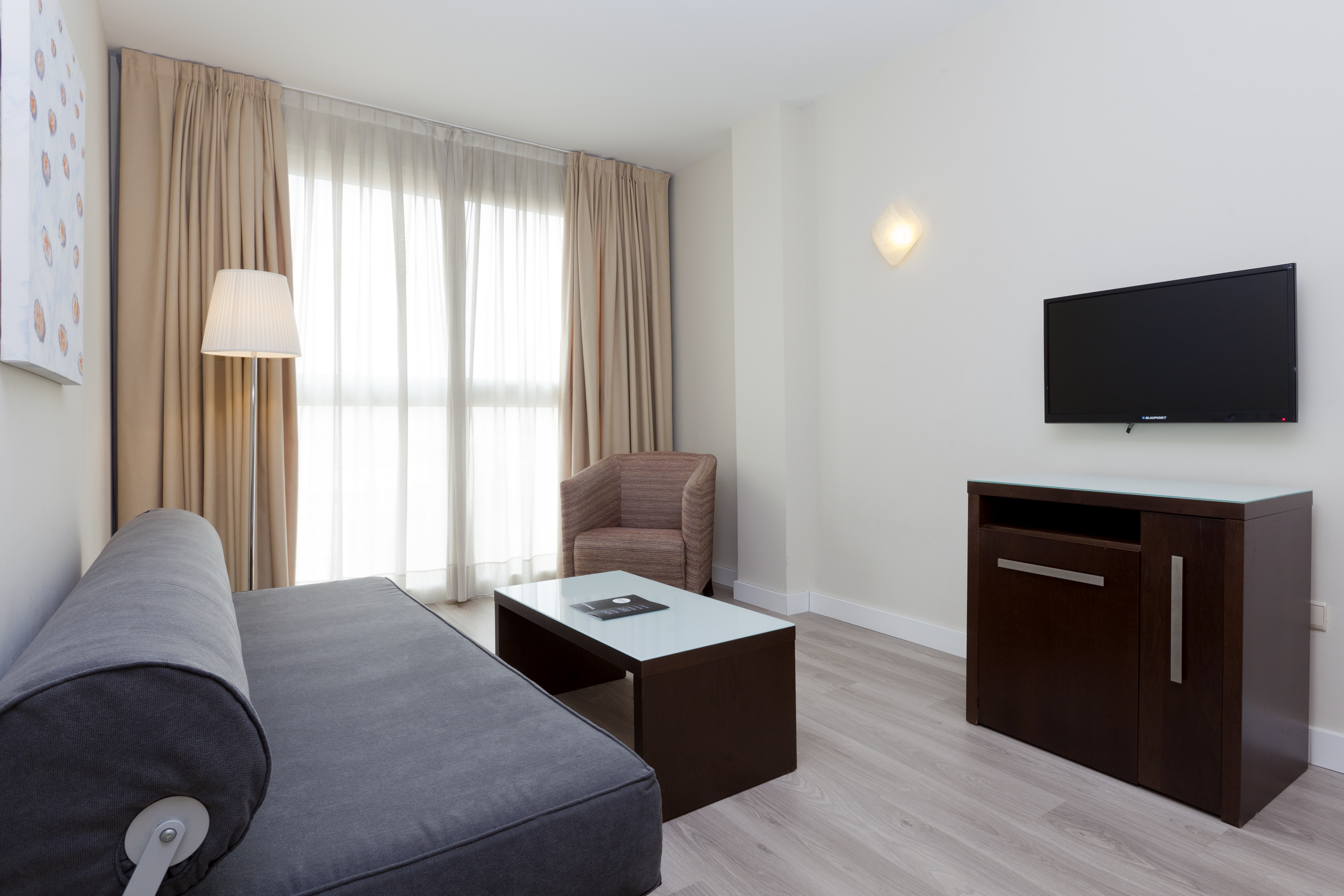 Family Room Capacity 4