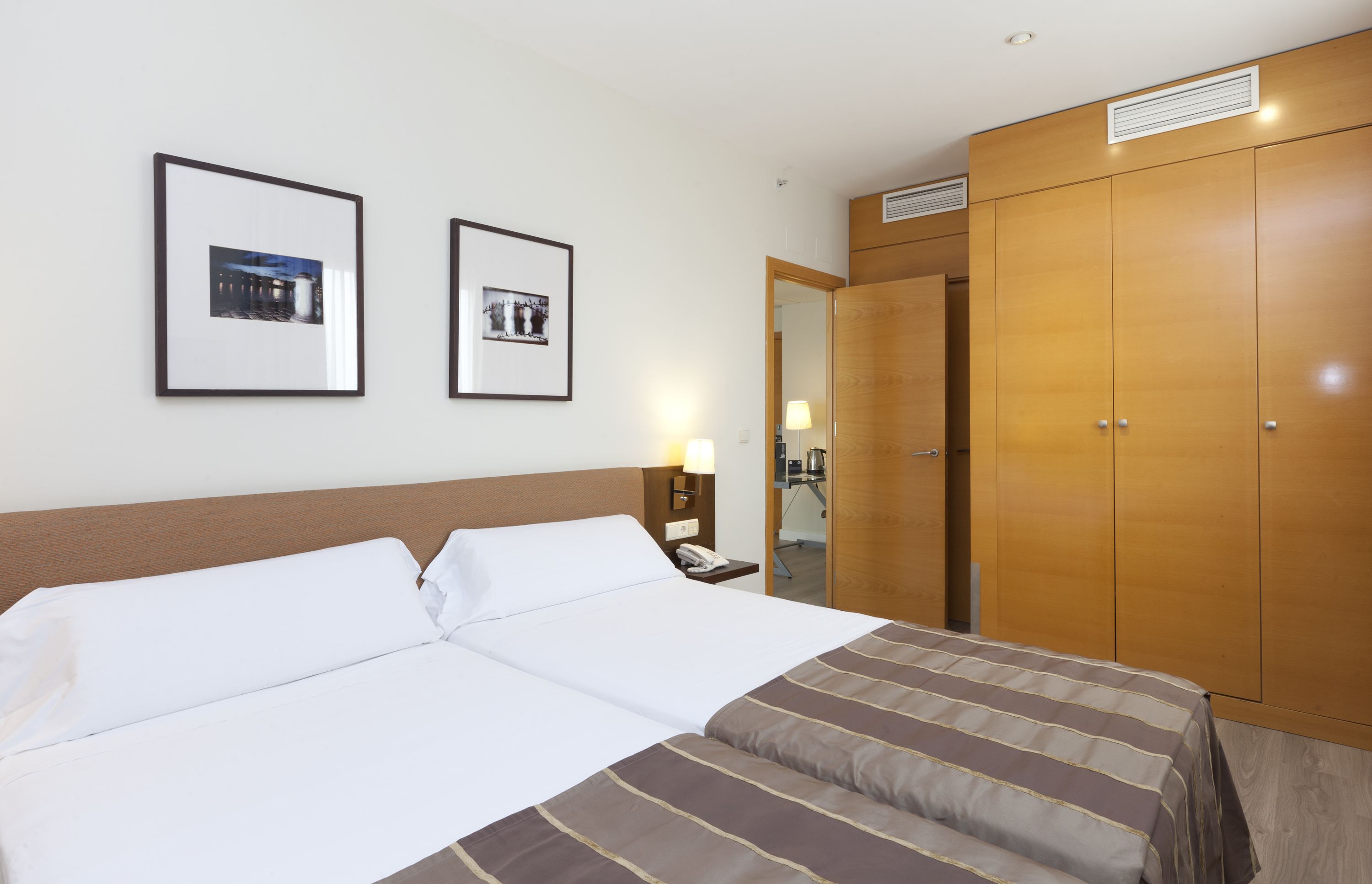 Family Room Capacity 4