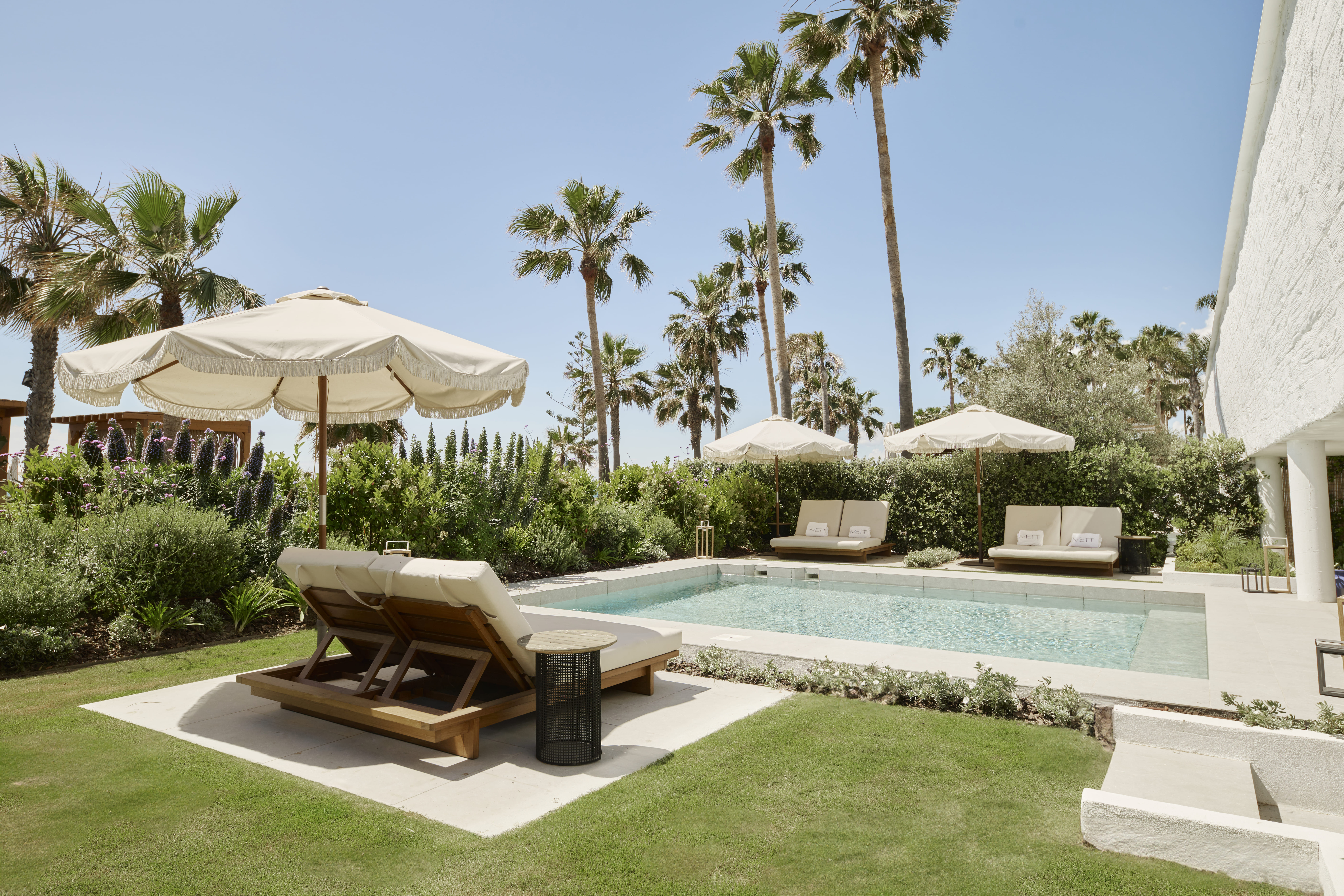 Suite Beach Front with Private Pool