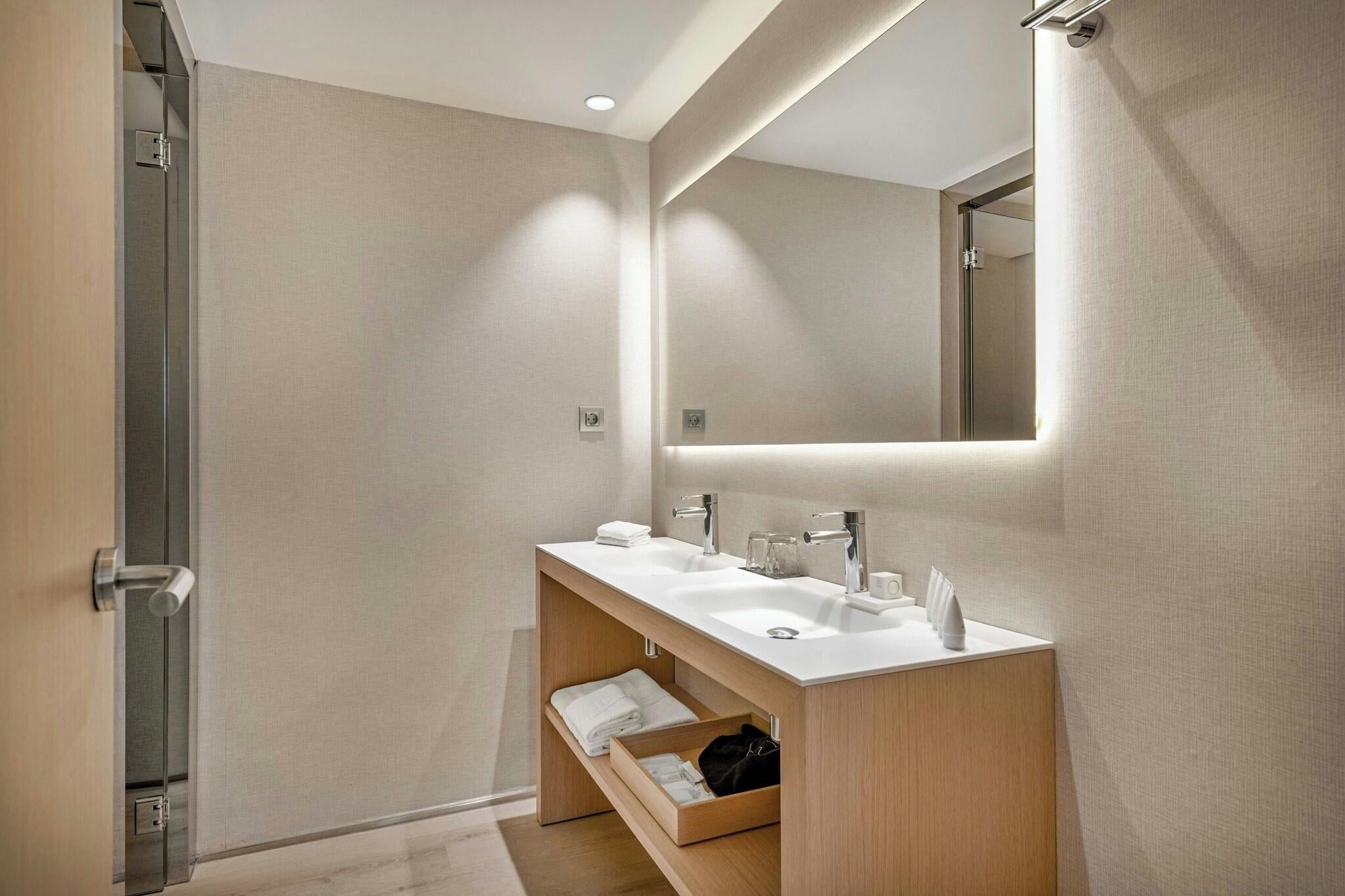 Twin Premium One Bedroom