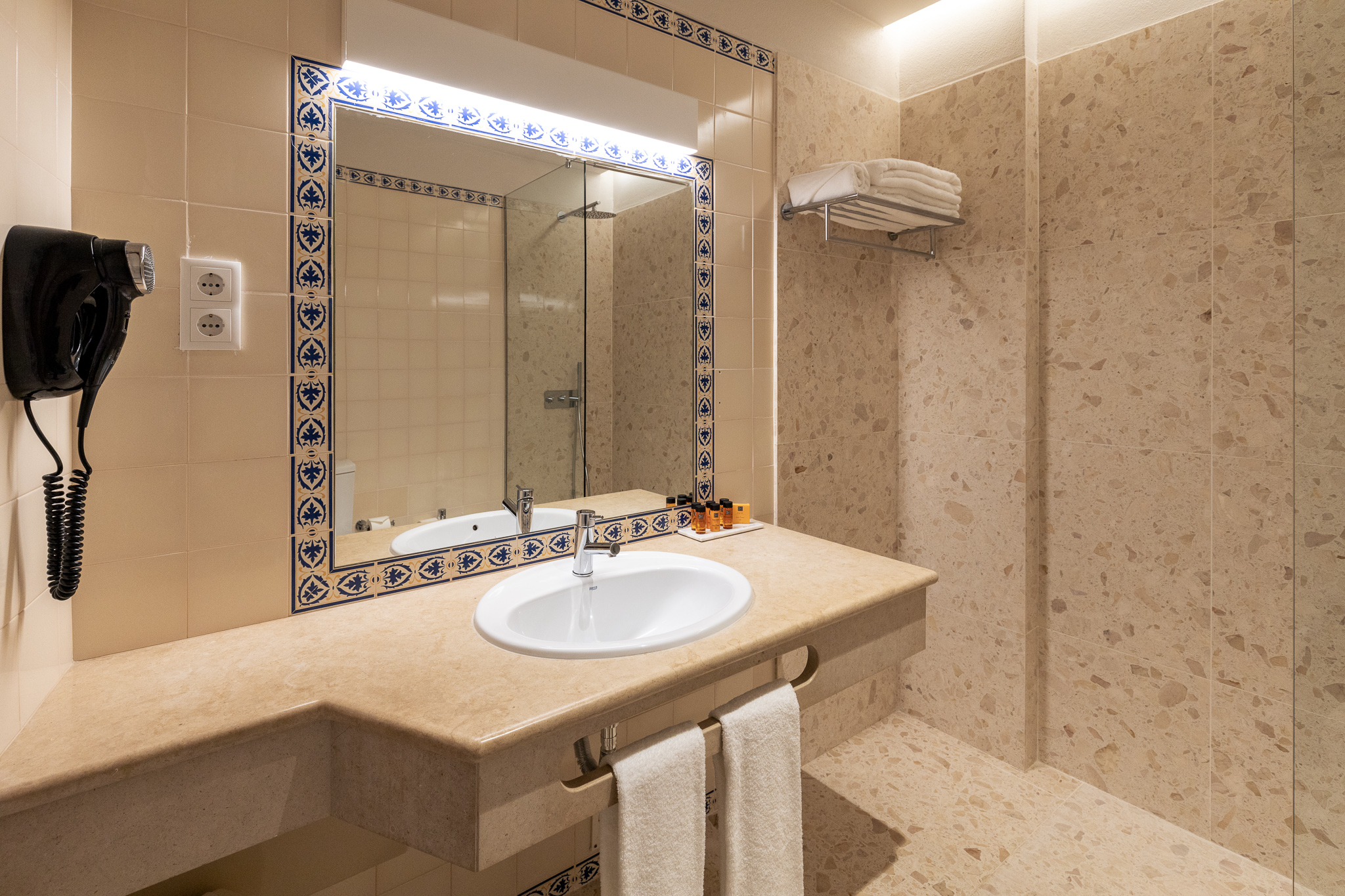 Twin Sea View with Balcony