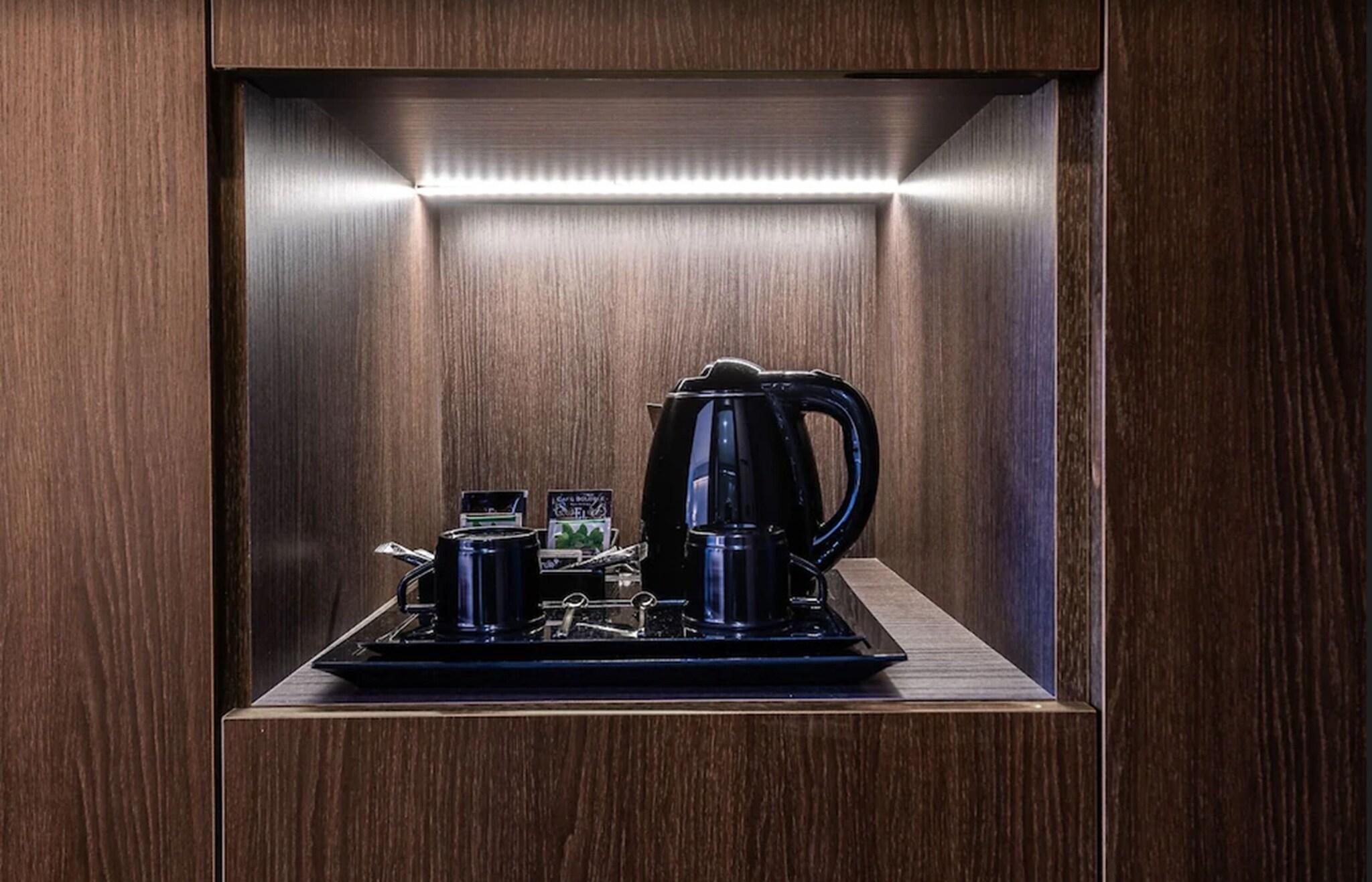 Junior Suite Deluxe Queen Bed