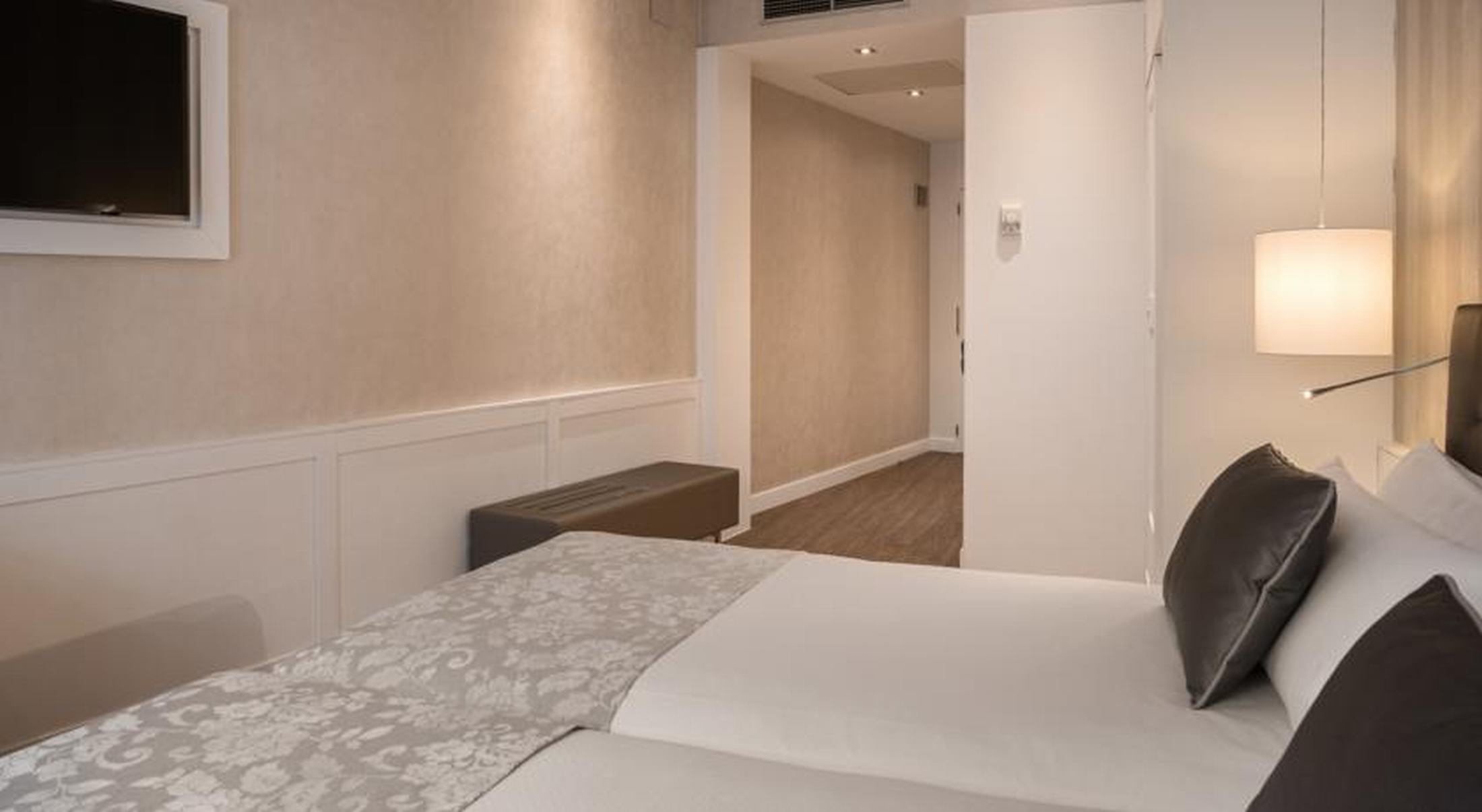 Double or Twin Standard