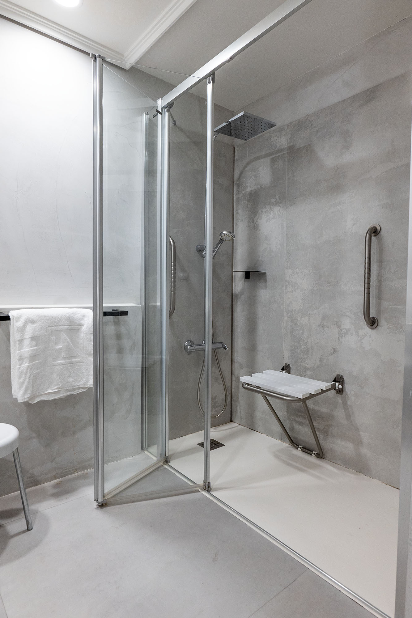 Double or Twin Deluxe