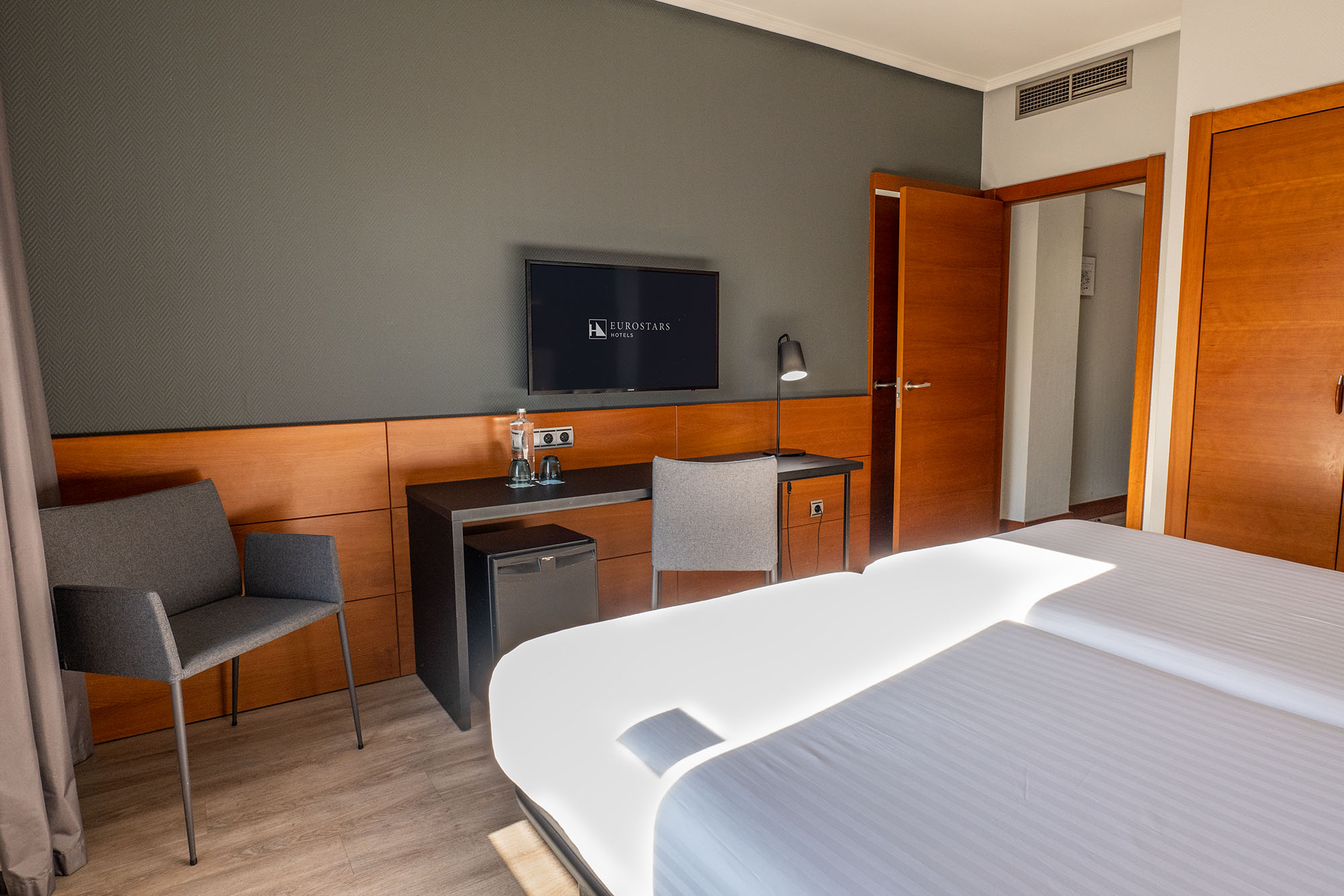 Double or Twin Deluxe