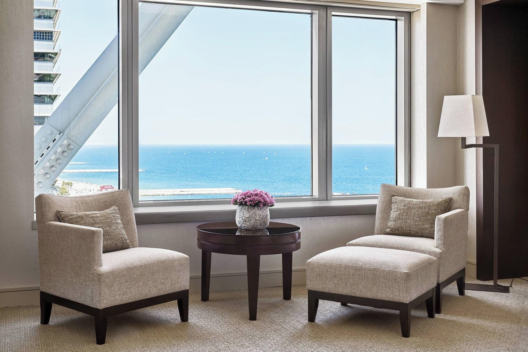 Double Club King Bed