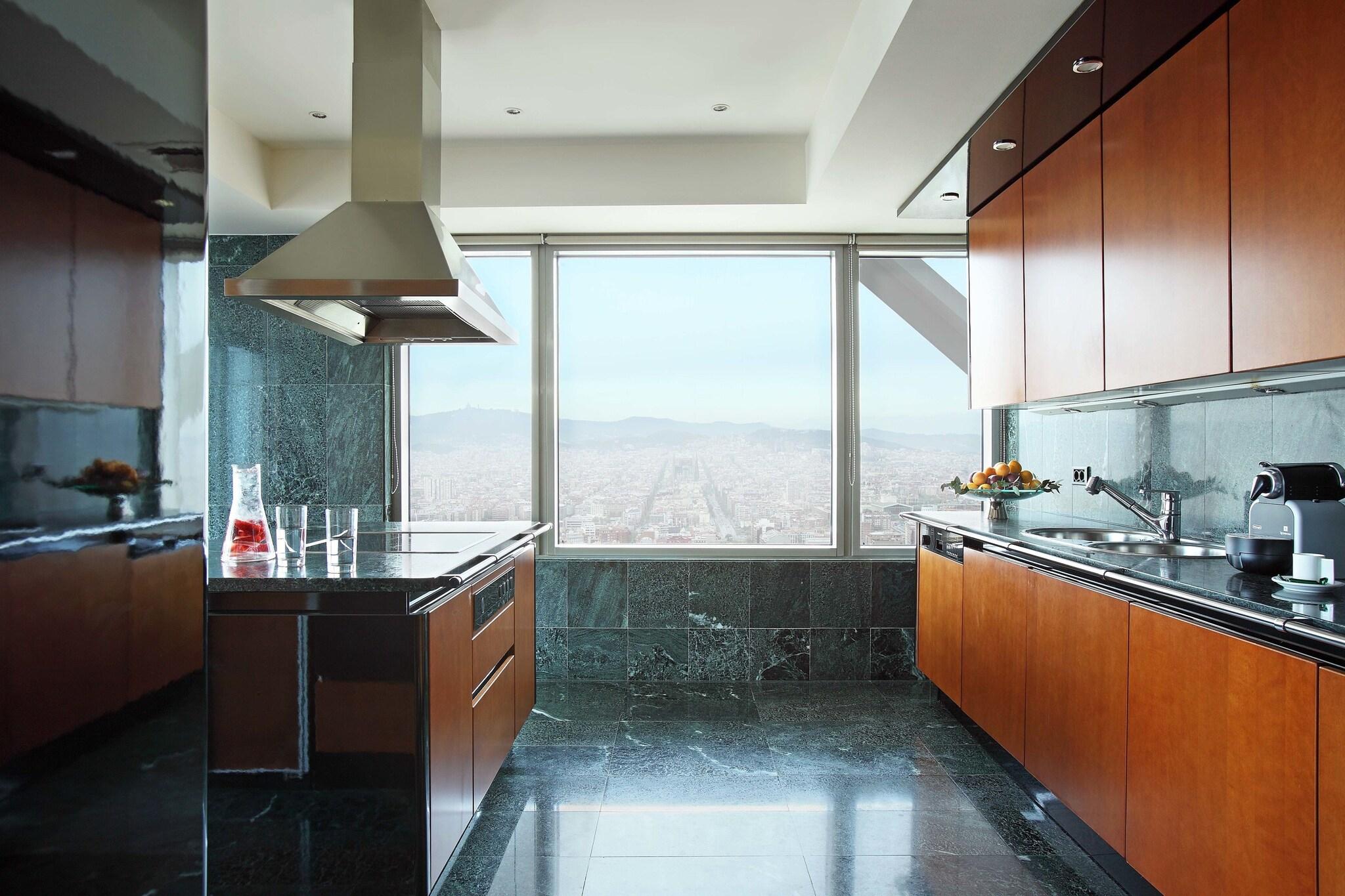 Double King Bed One Bedroom 