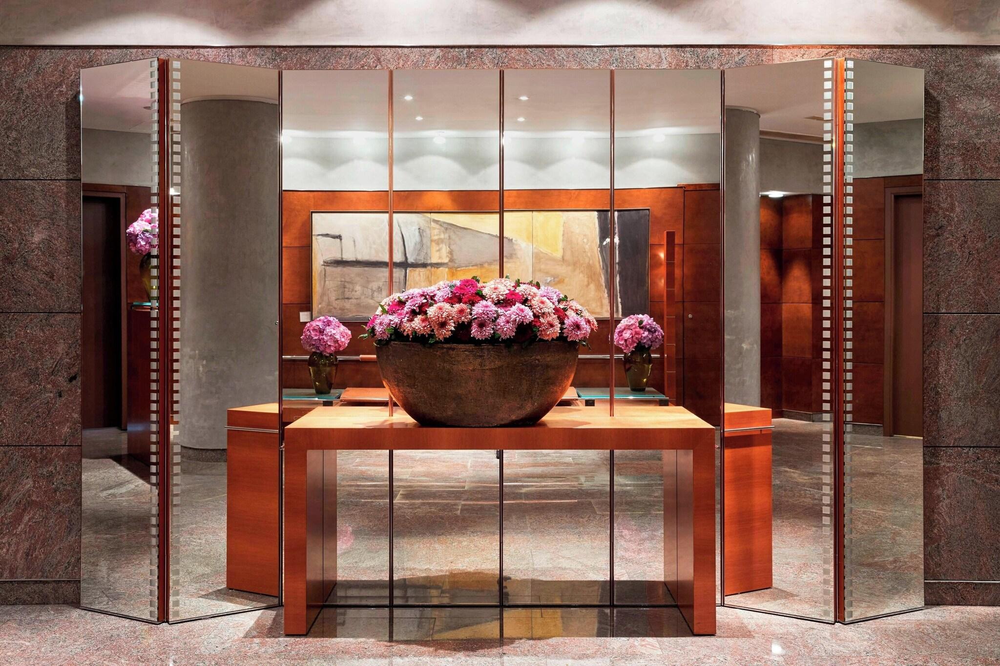 Double King Bed One Bedroom 