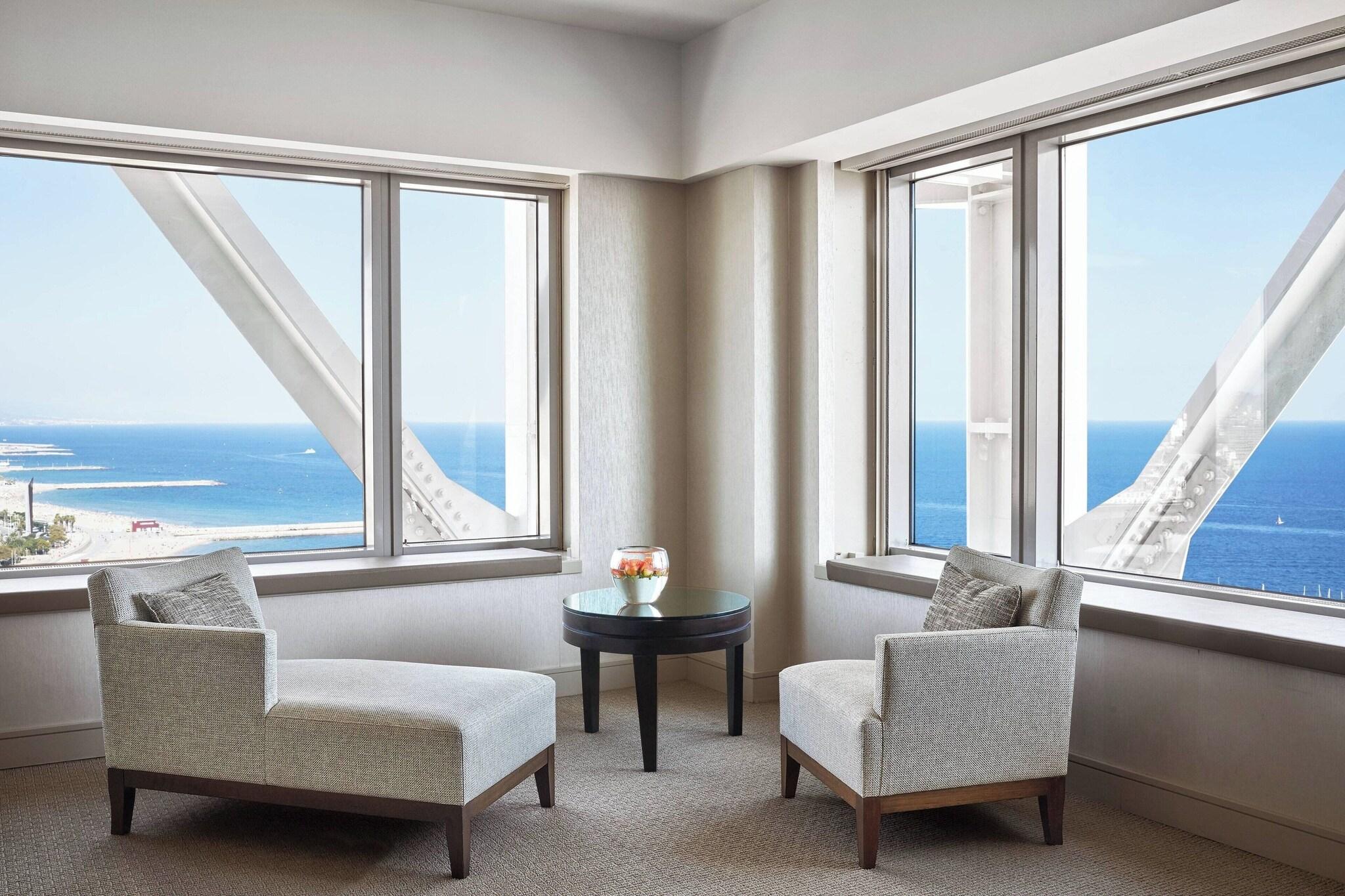 Suite Sea View King Bed