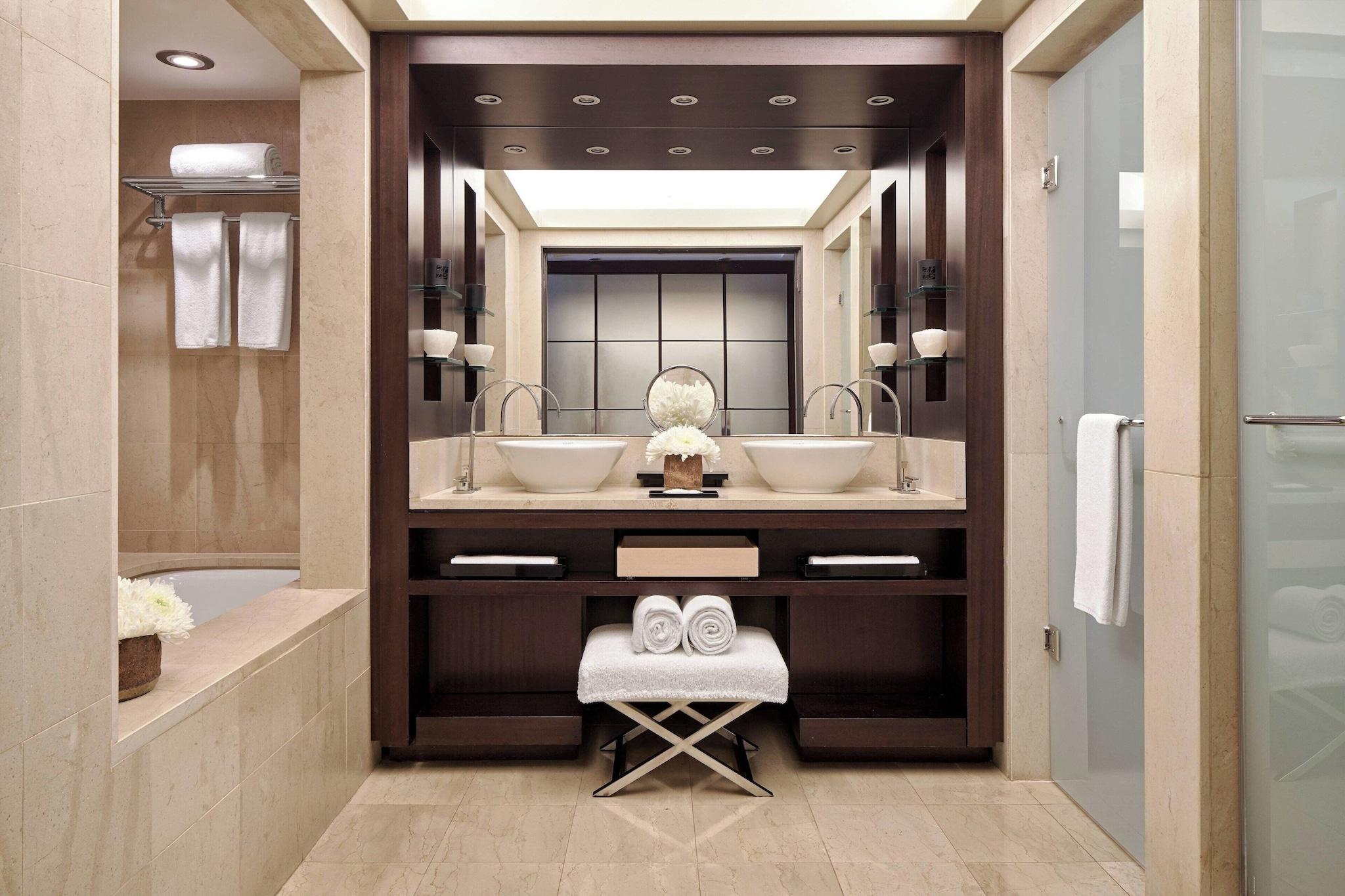 Double Club King Bed