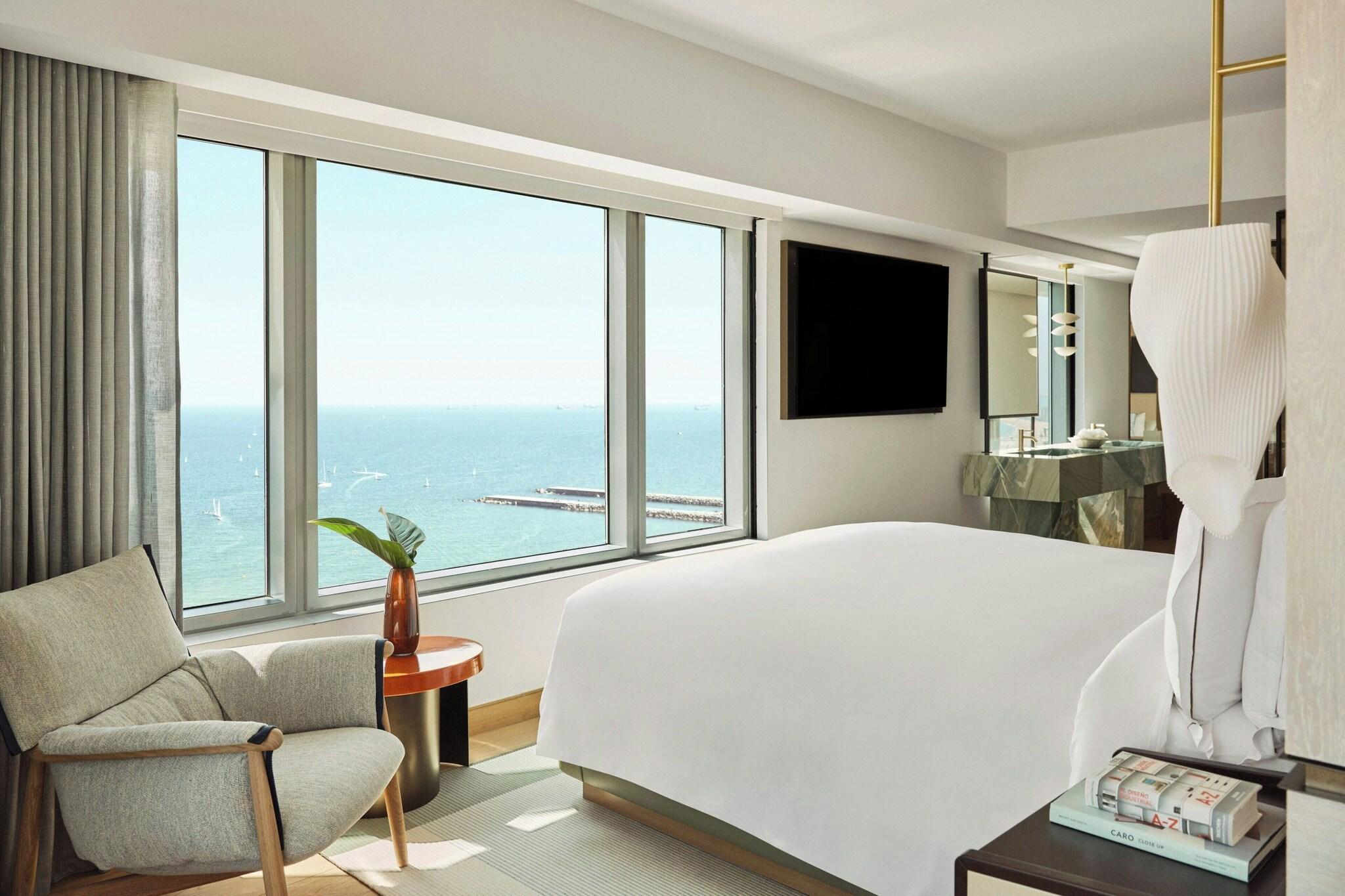 Suite Sea View King Bed