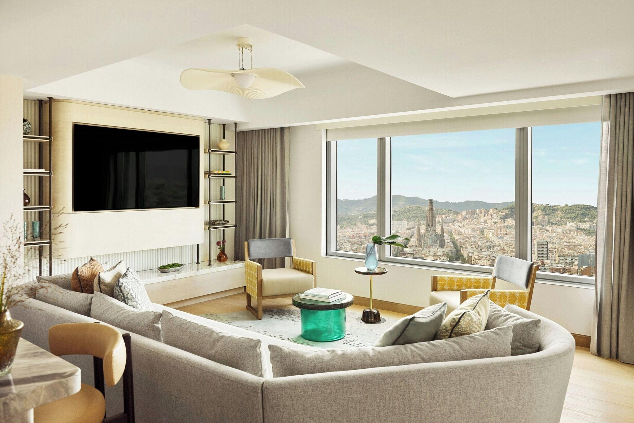 Suite City View King Bed