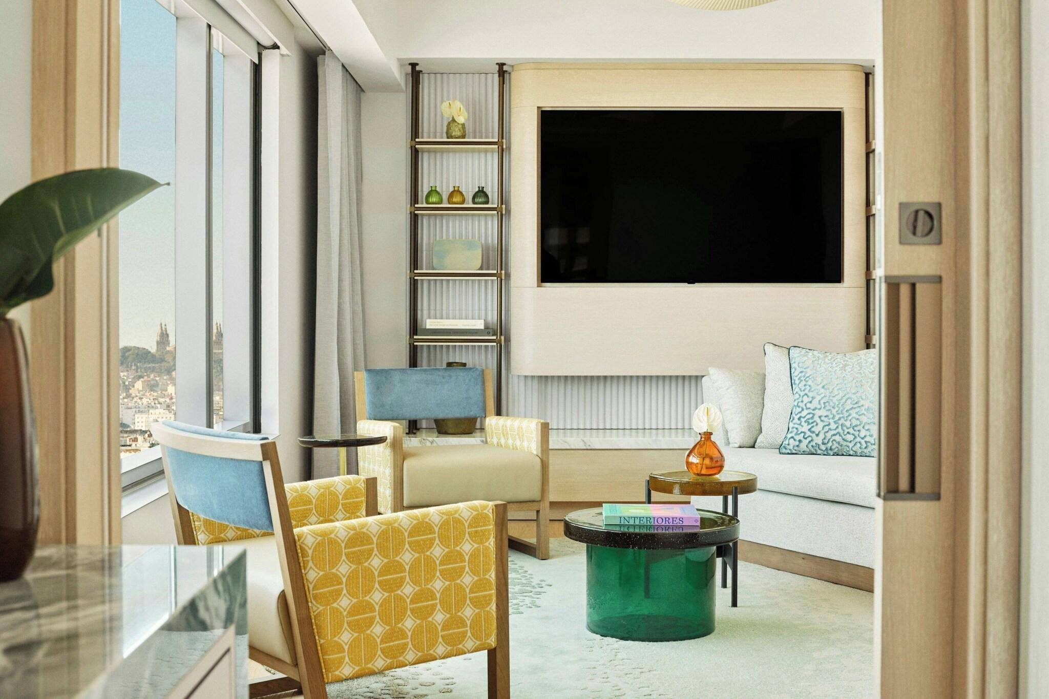 Suite City View King Bed