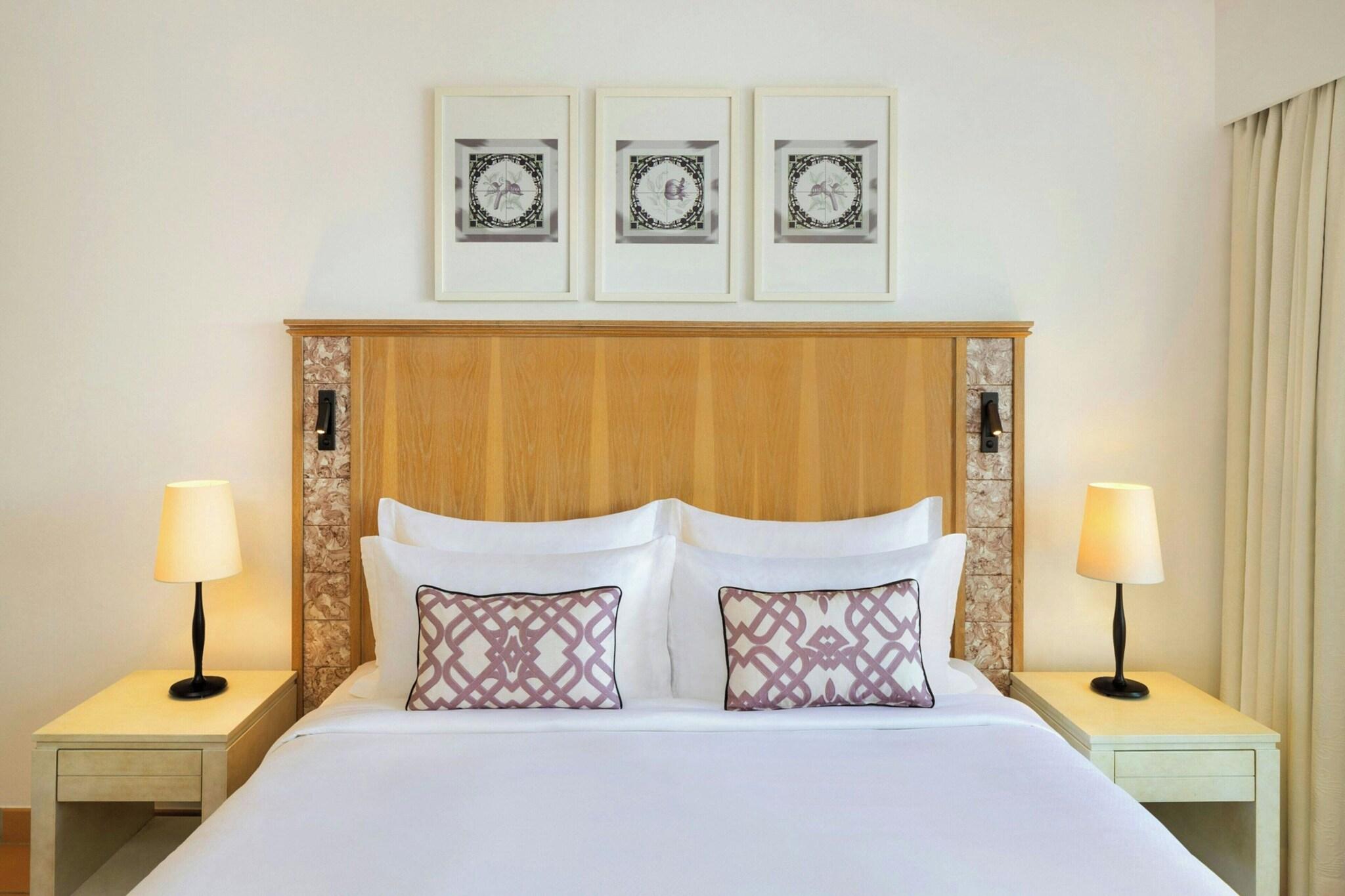 Suite Queen Size Bed