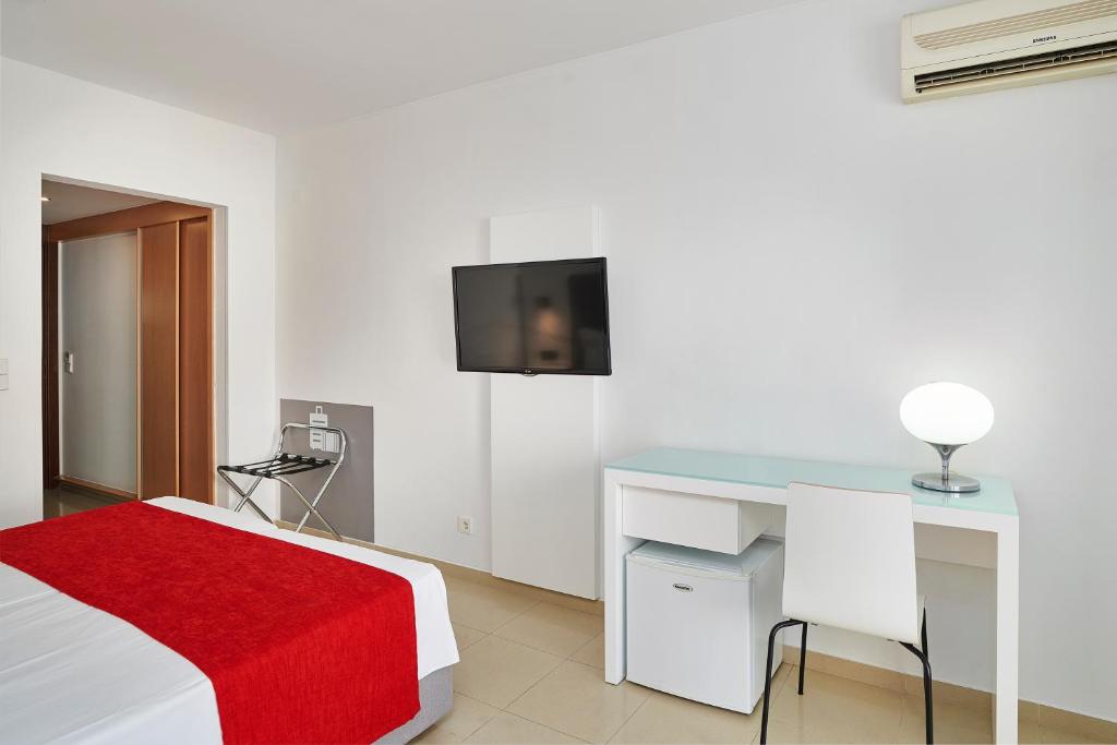 Double or Twin Economy