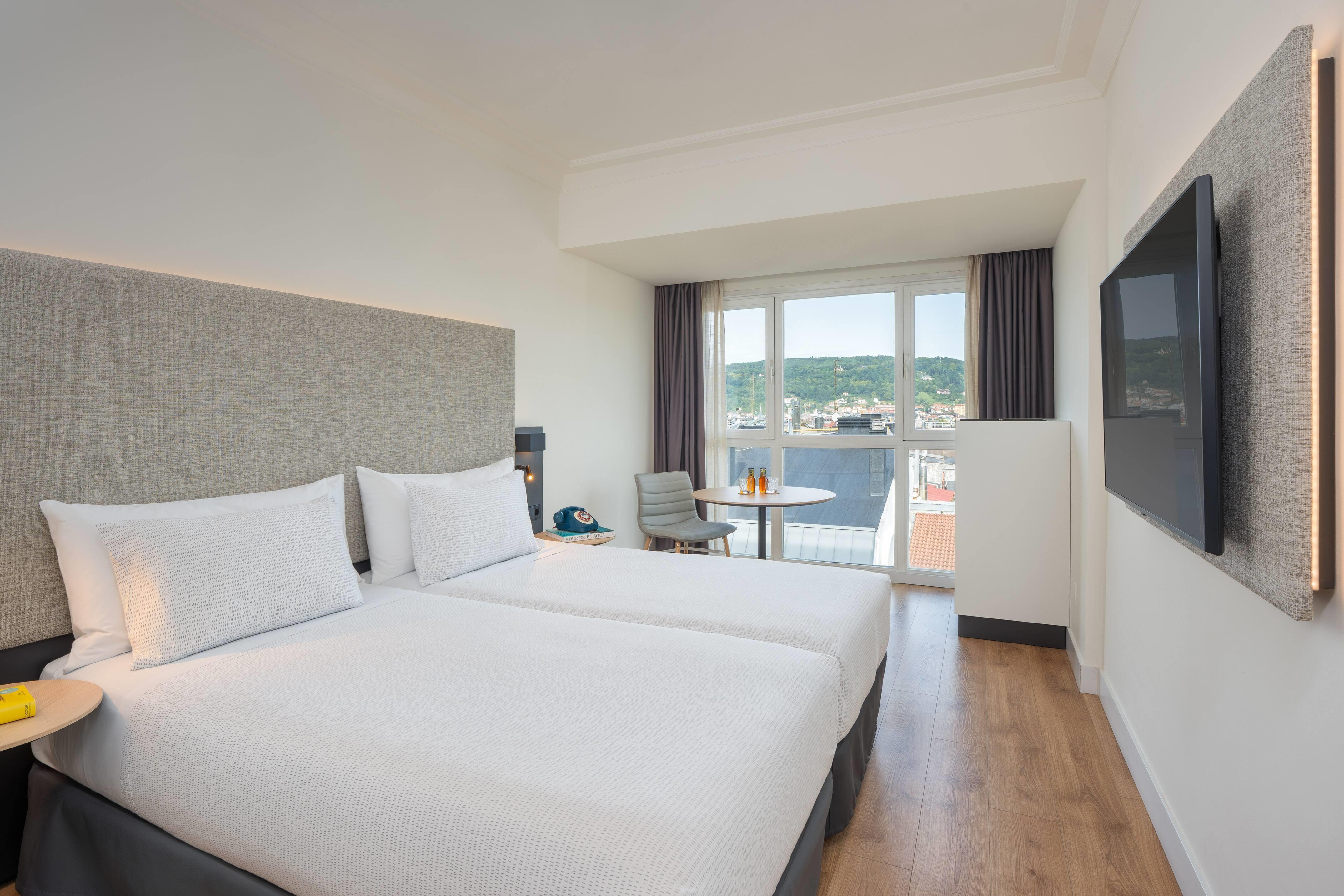 Room Connecting Room