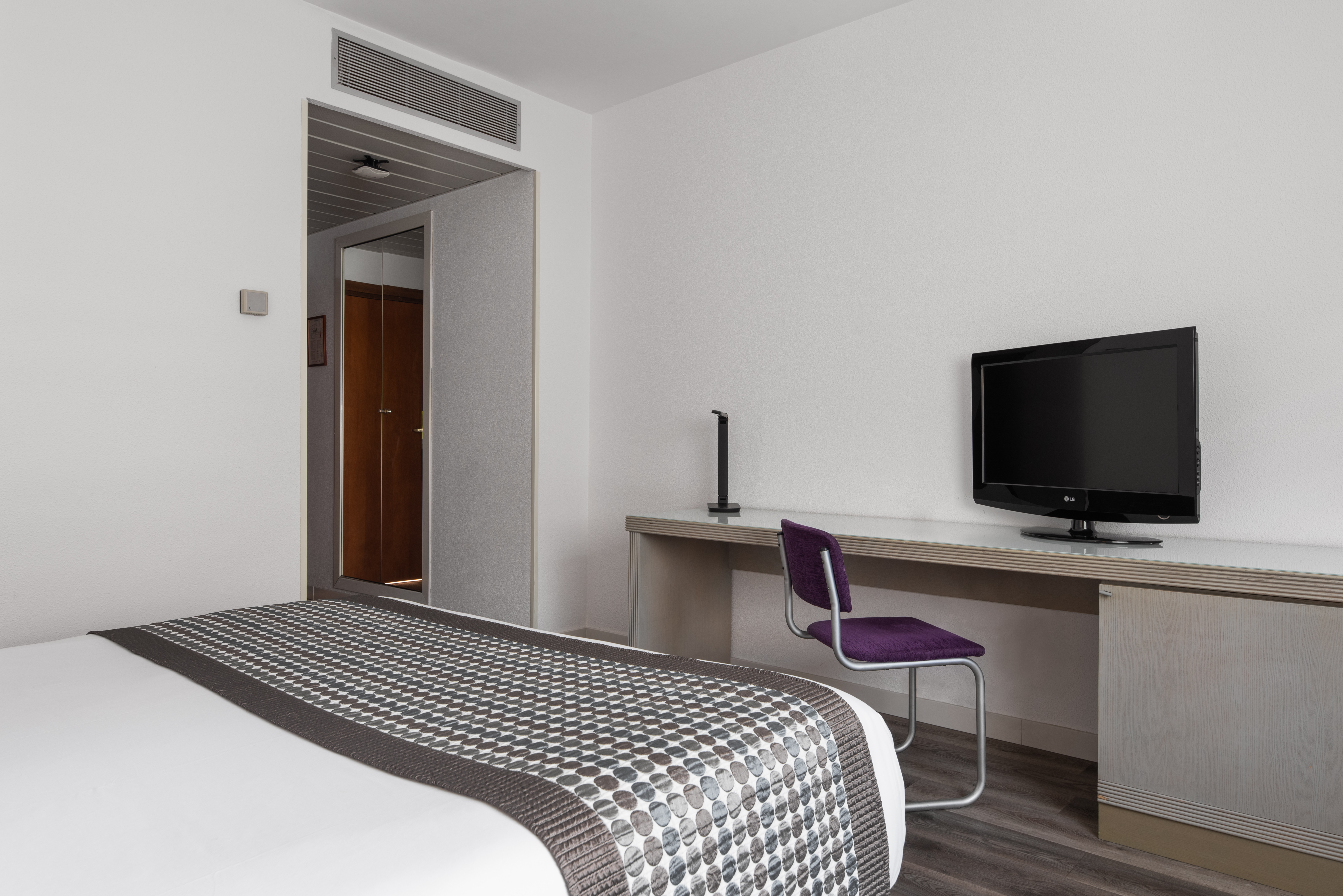 Double or Twin Standard